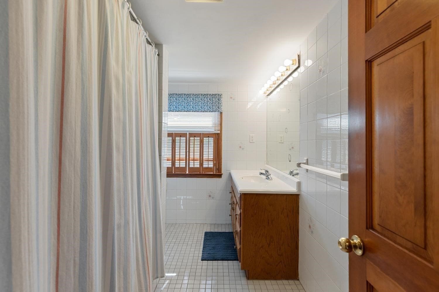 Single Family Residence at 114 Conant St, Beverly MA 01915, photo 30 of 37