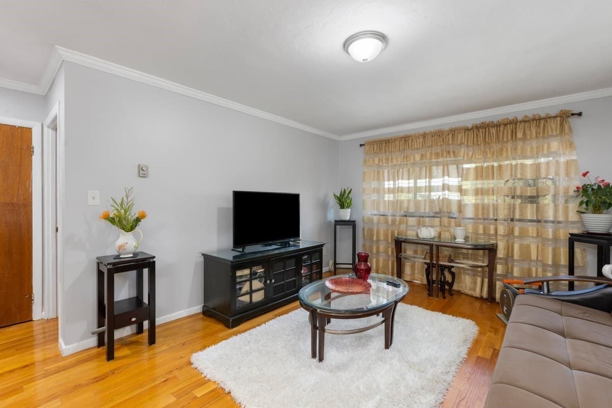 624 Hyde Park Ave # D3, Boston MA 02131