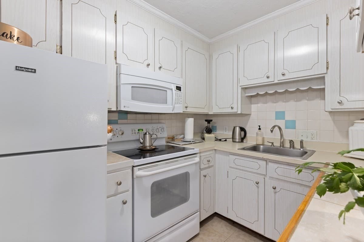 Condominium at 624 Hyde Park Ave # D3, Boston MA 02131, photo 9 of 22