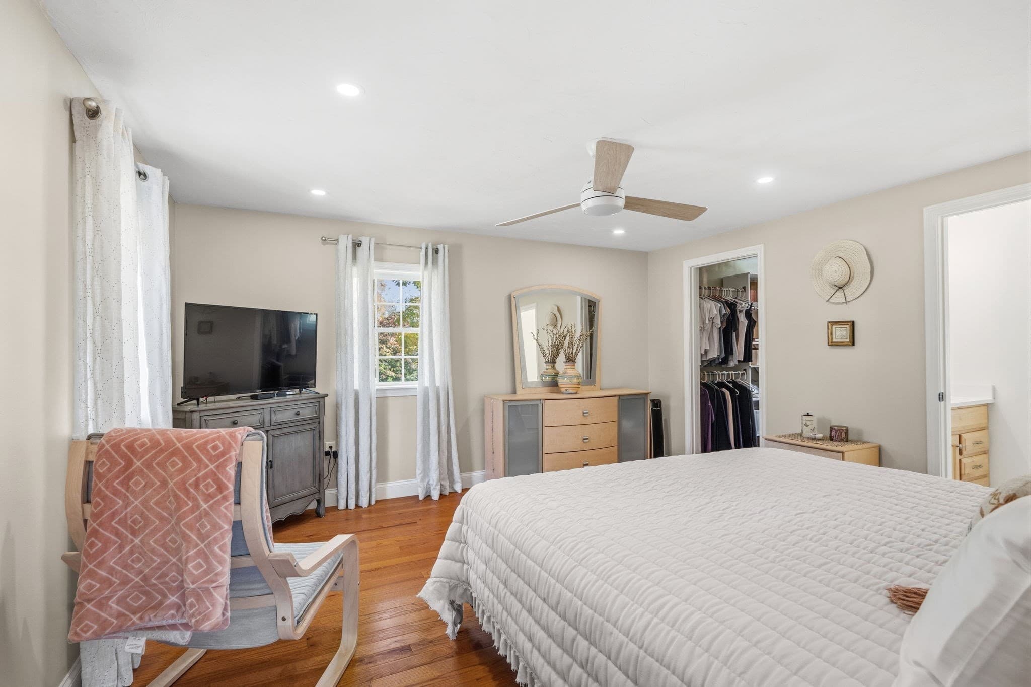 Single Family Residence at 1290 Washington Street, East Bridgewater MA 02333, photo 19 of 31