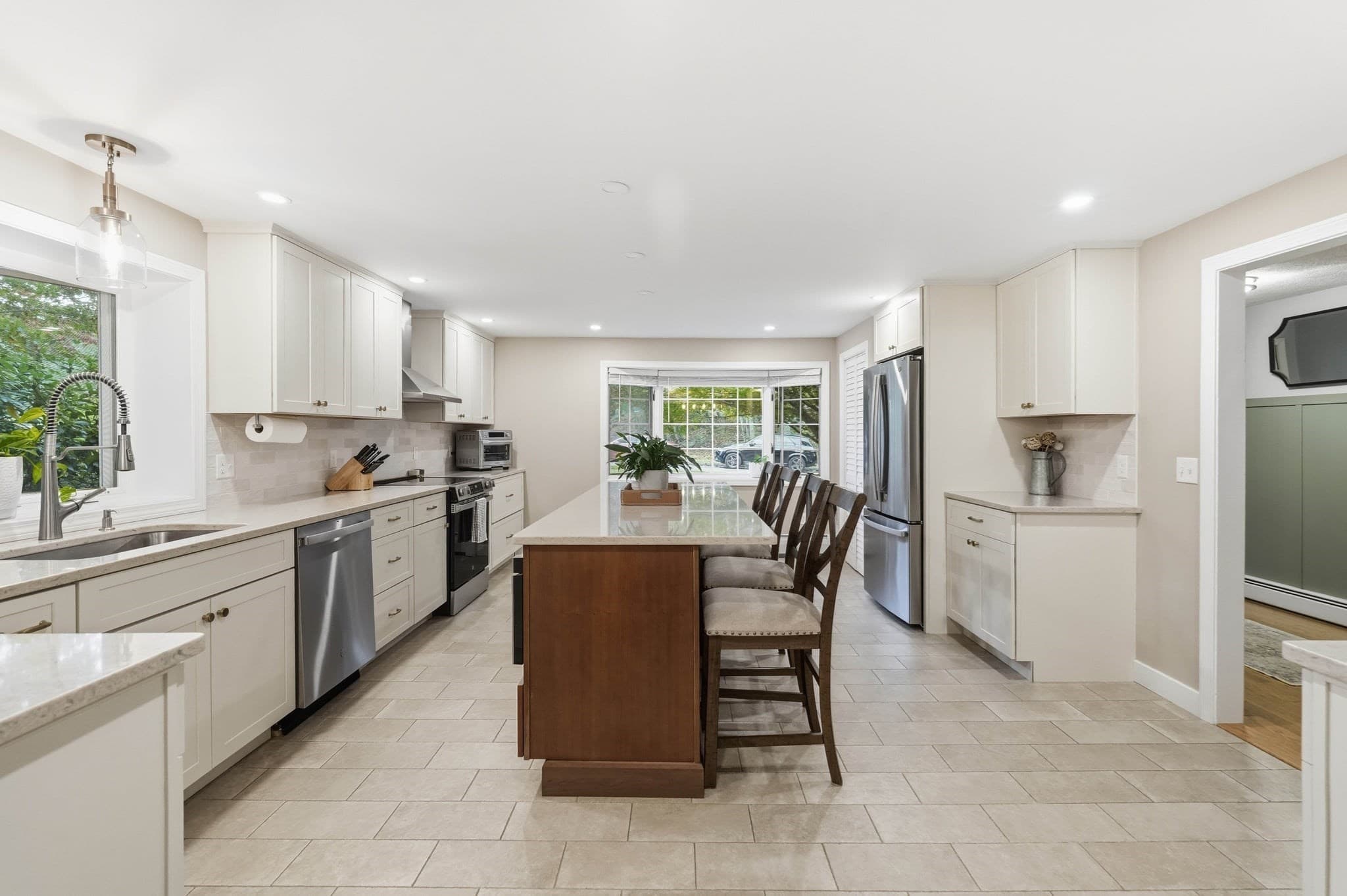 Single Family Residence at 9 Cobblers Lane, Beverly MA 01915, photo 5 of 37