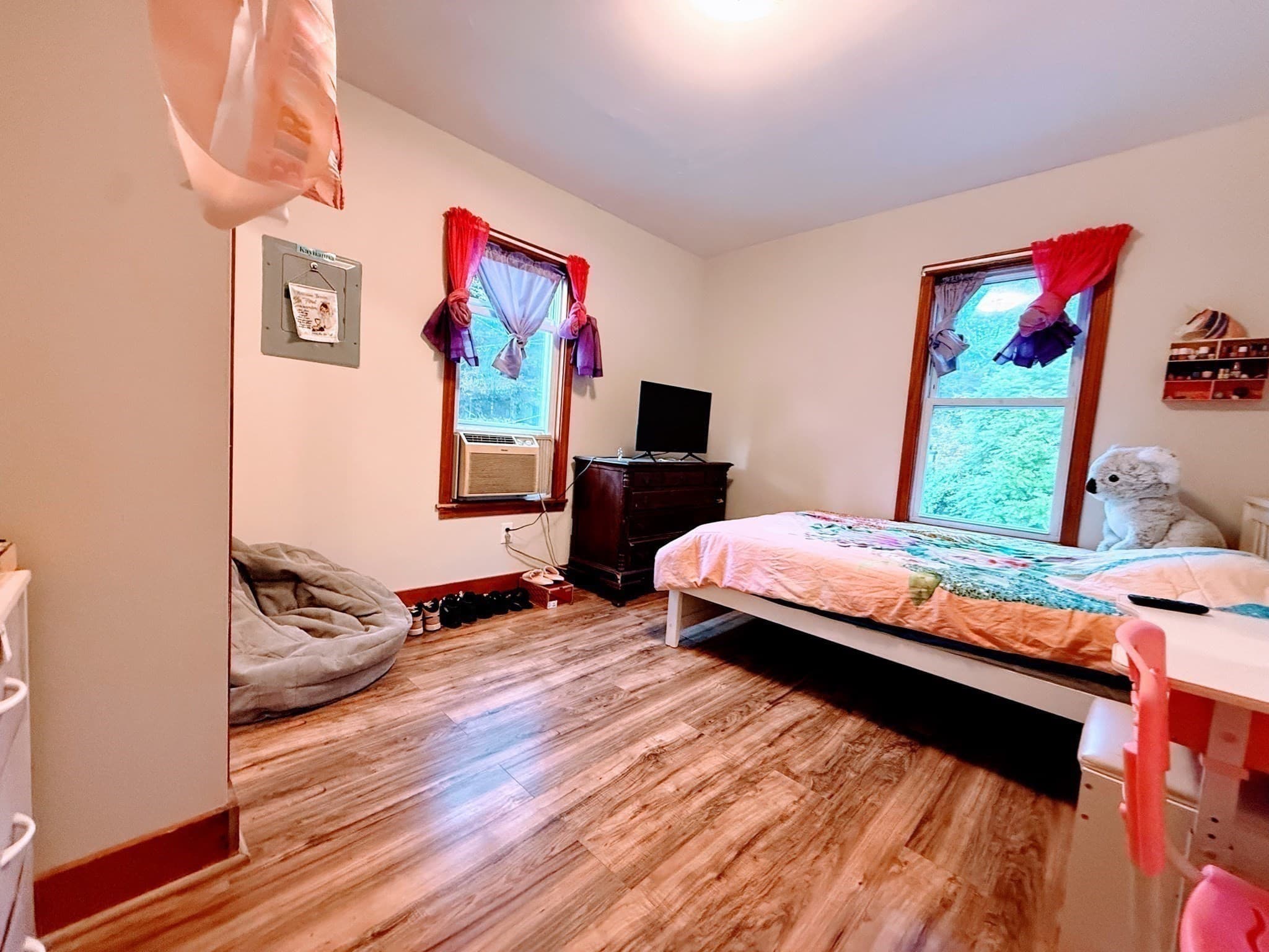 3 Family at 238 Pleasant St, Southbridge MA 01550, photo 9 of 12