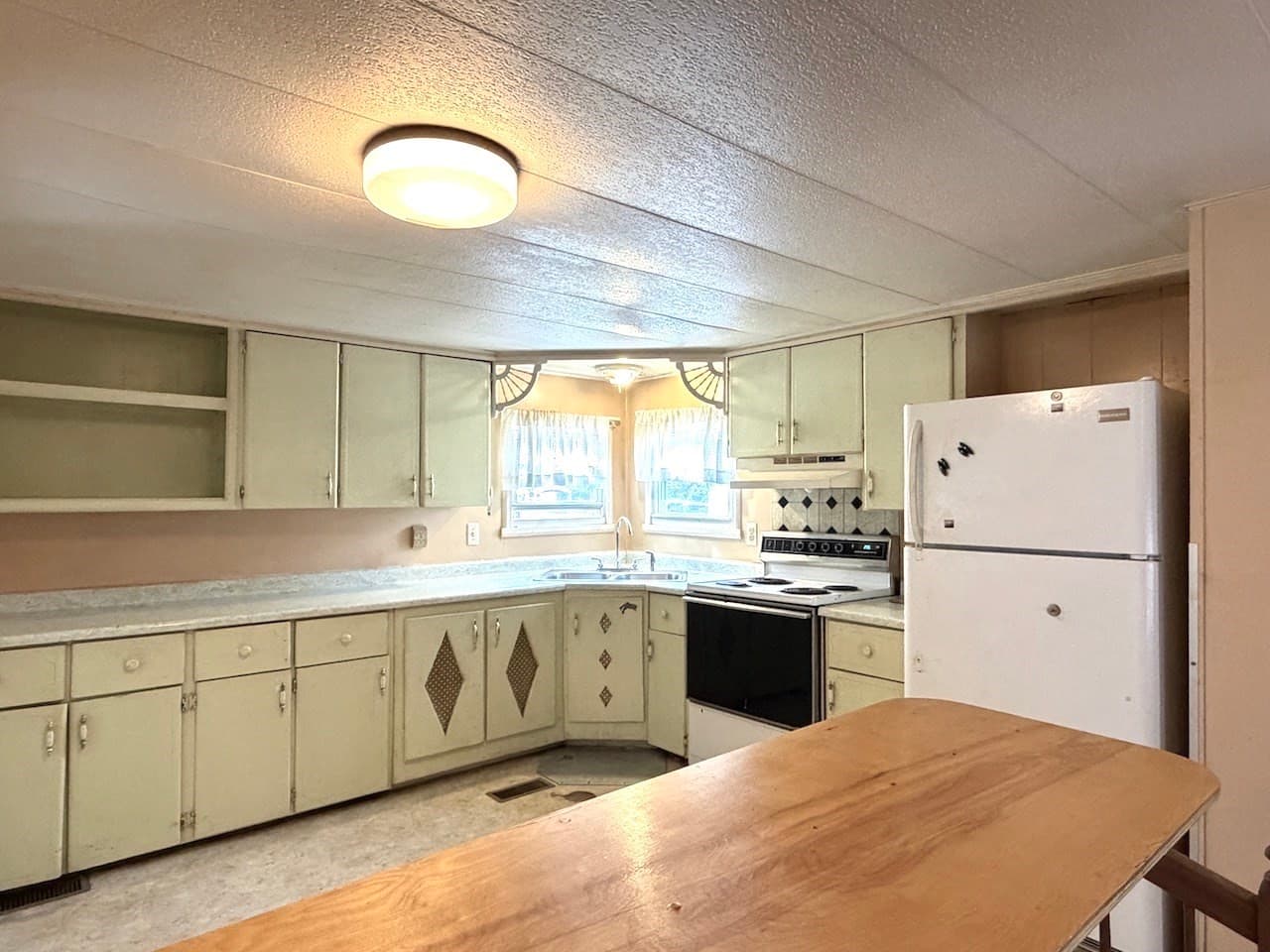 Mobile Home at 45 Puffin Drive, Chicopee MA 01020, photo 14 of 33
