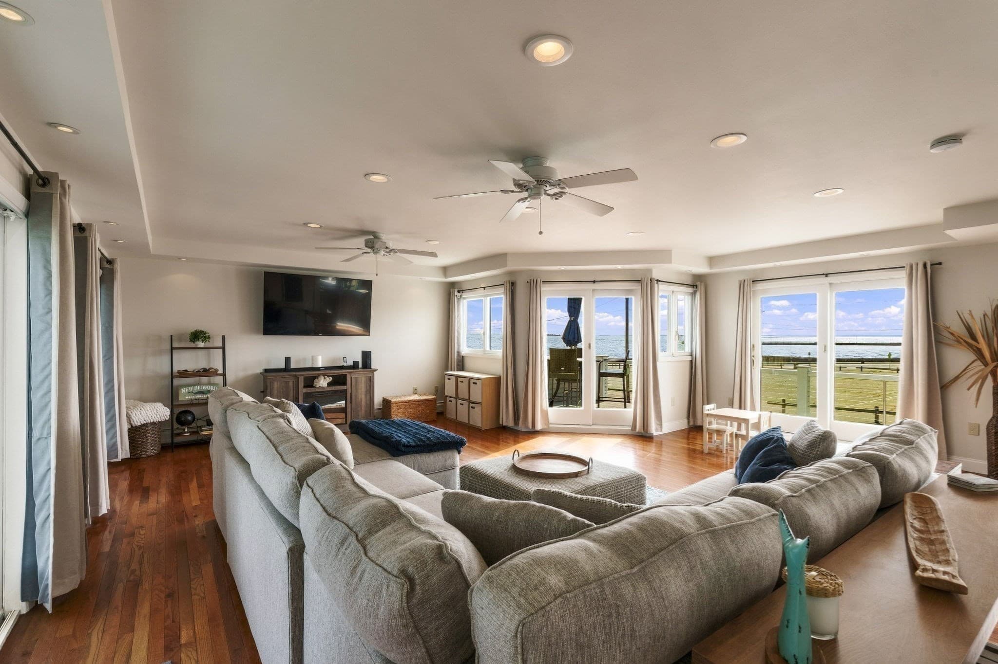 Single Family Residence at 31 Hudson St, New Bedford MA 02744, photo 12 of 38