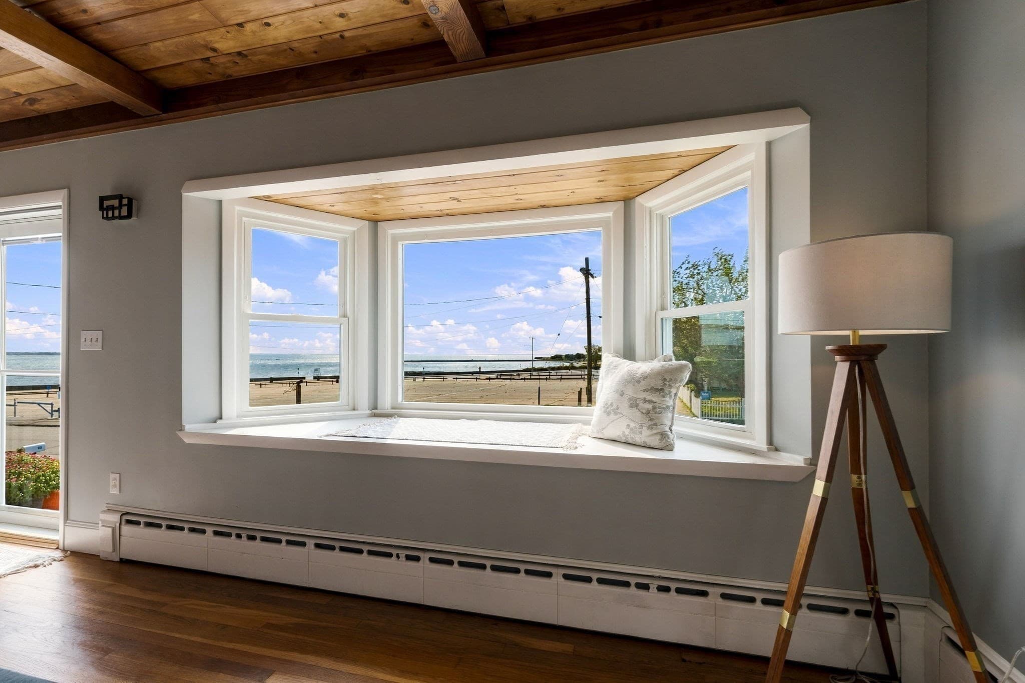 Single Family Residence at 31 Hudson St, New Bedford MA 02744, photo 7 of 38