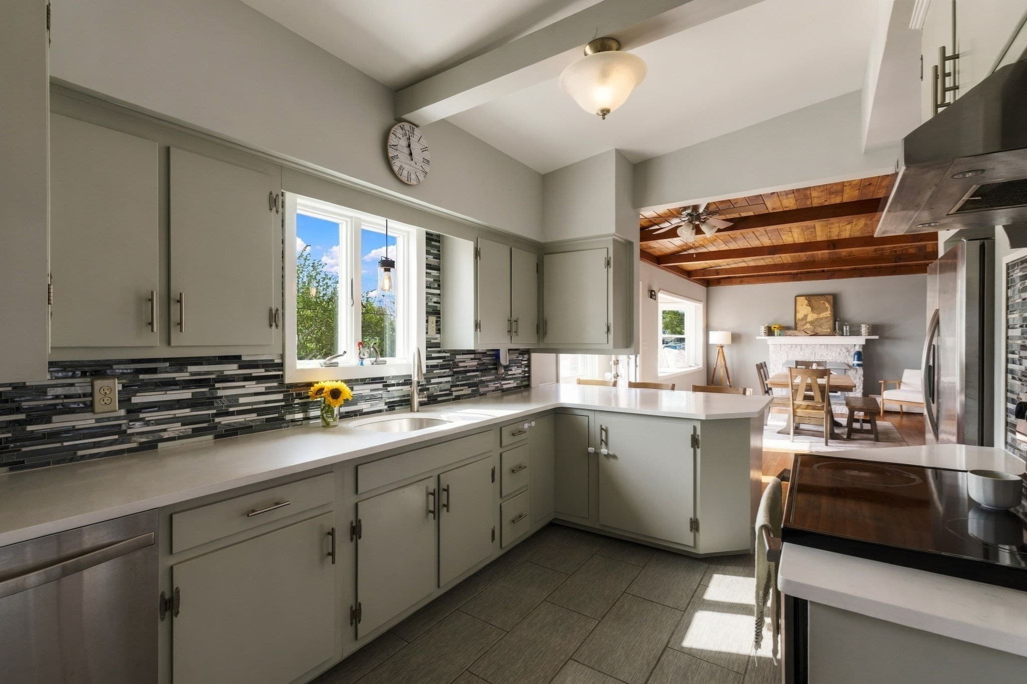 Single Family Residence at 31 Hudson St, New Bedford MA 02744, photo 9 of 38