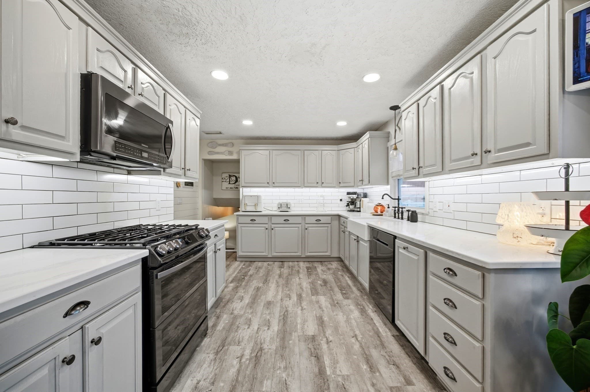 Single Family Residence at 83 Wheatland Ave, Chicopee MA 01020, photo 17 of 41