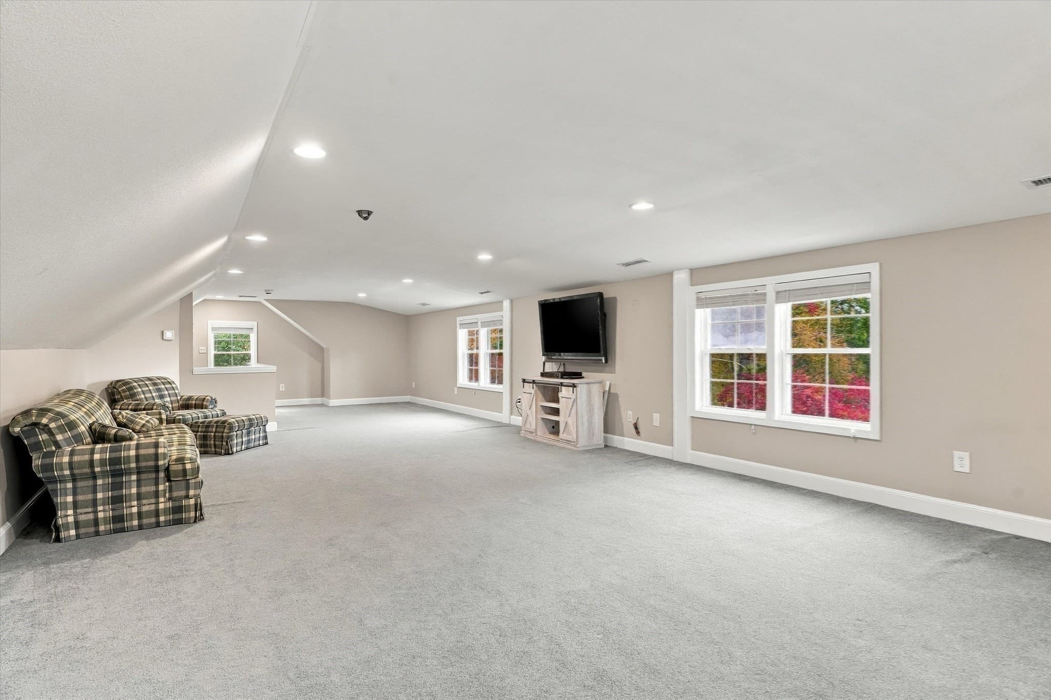 Single Family Residence at 11 Yellow Brick Road, Haverhill MA 01835, photo 17 of 33
