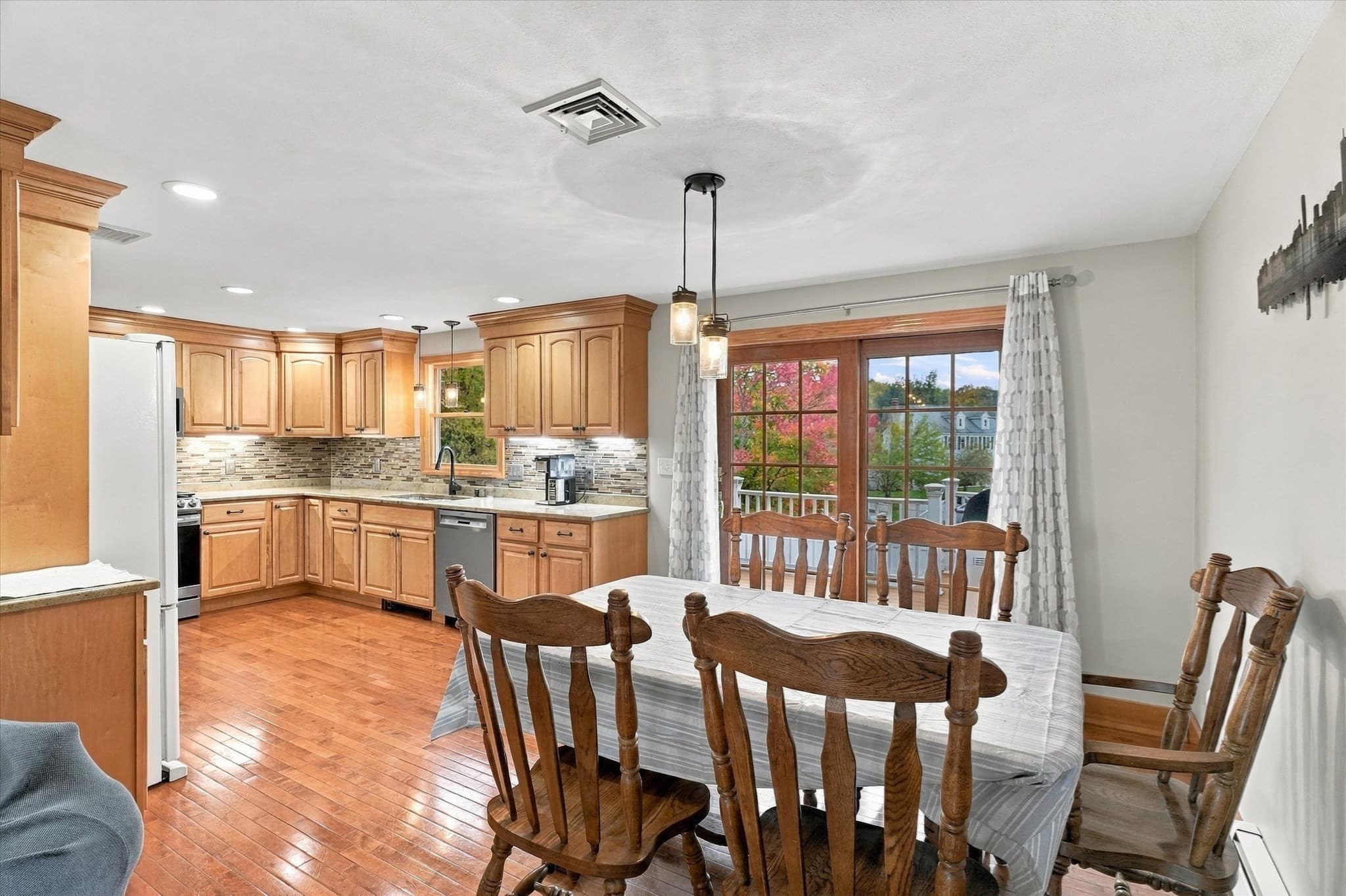 Single Family Residence at 11 Yellow Brick Road, Haverhill MA 01835, photo 7 of 33