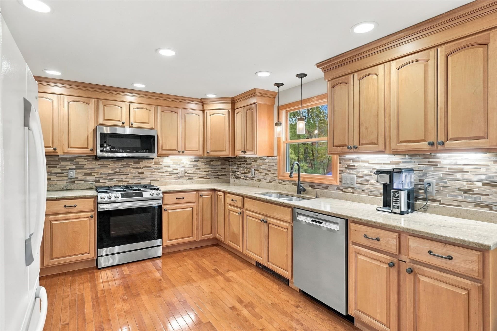 Single Family Residence at 11 Yellow Brick Road, Haverhill MA 01835, photo 3 of 33