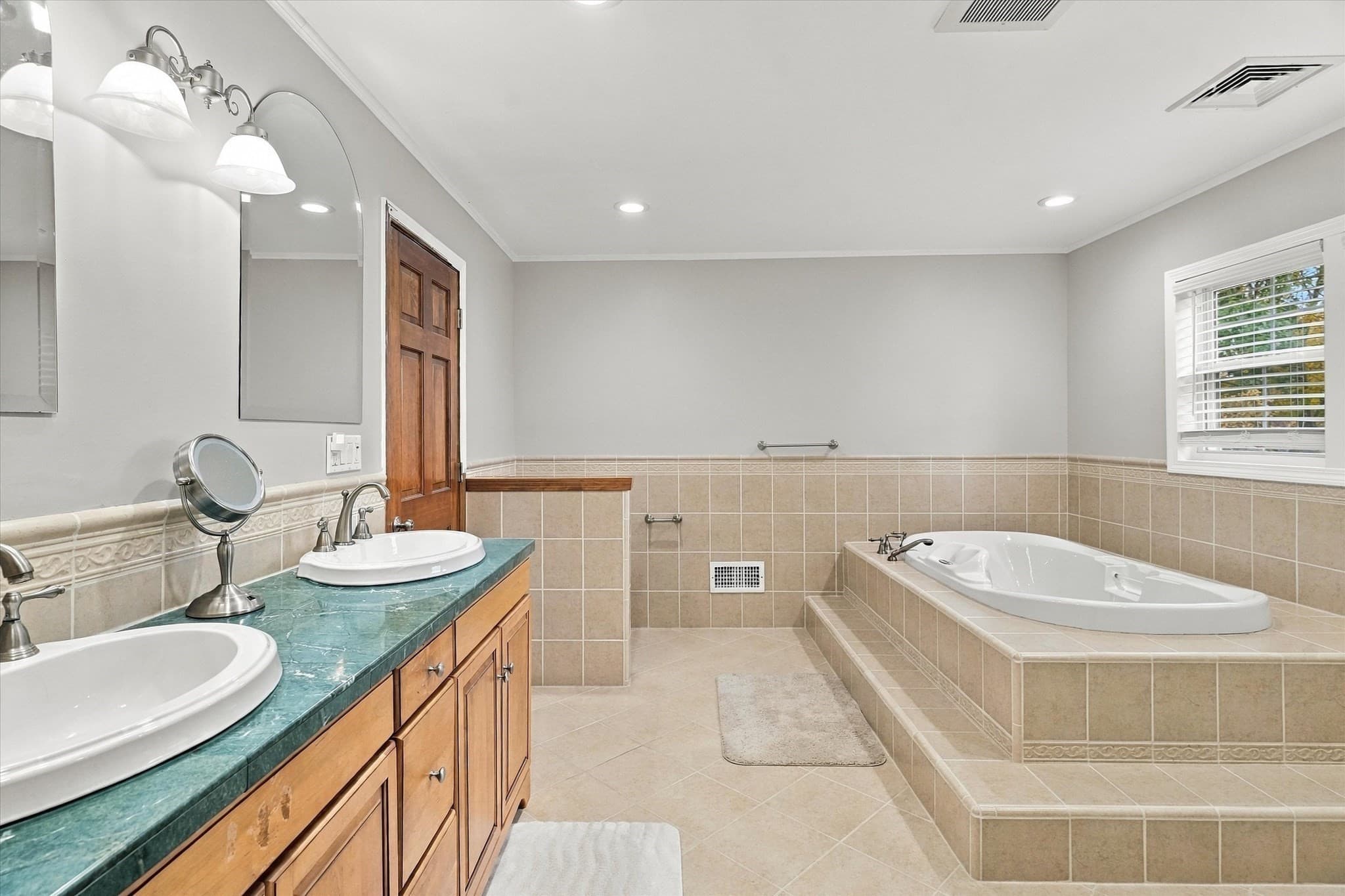 Single Family Residence at 11 Yellow Brick Road, Haverhill MA 01835, photo 14 of 33