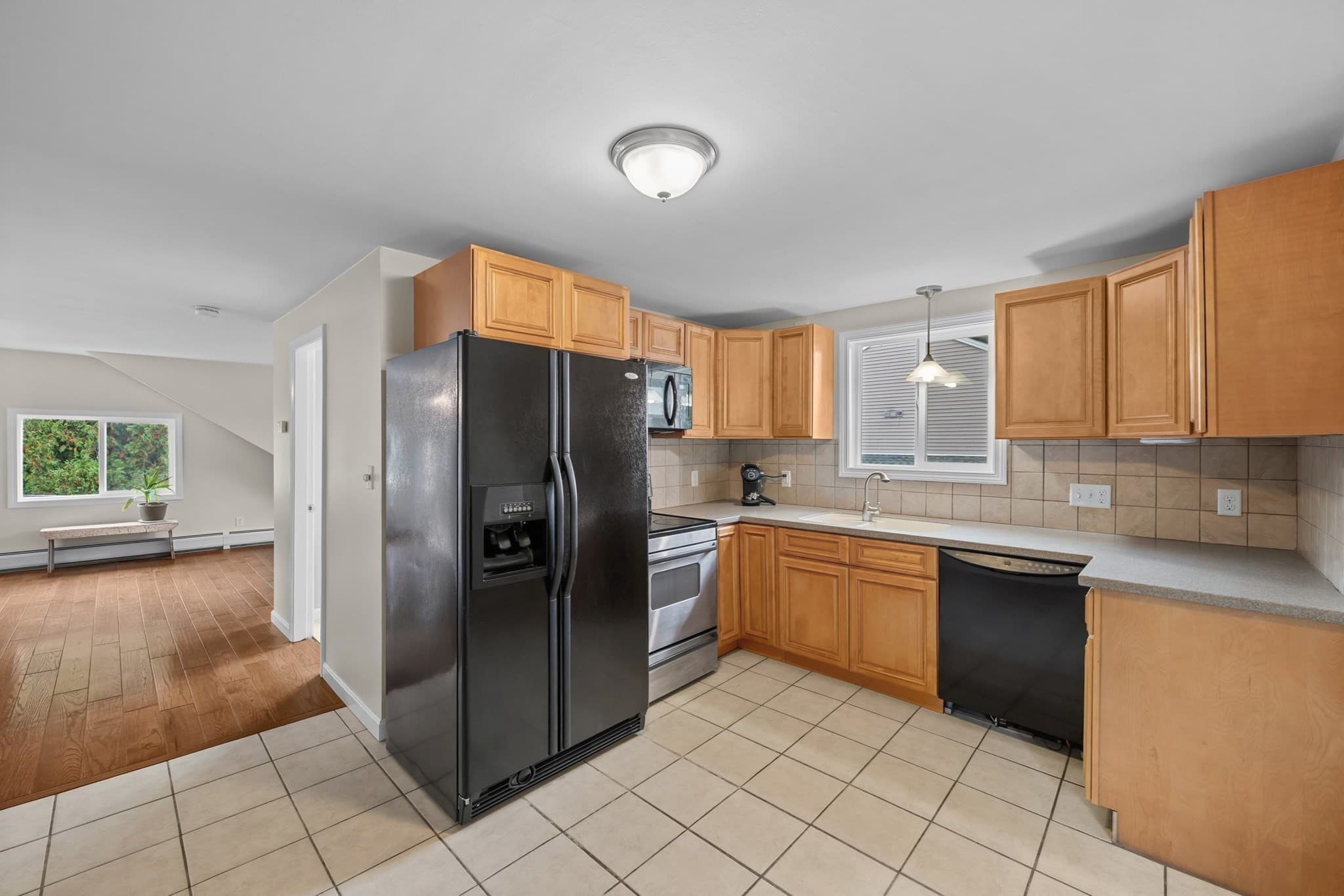 Single Family Residence at 6 Dixfield Rd, Worcester MA 01606, photo 16 of 25