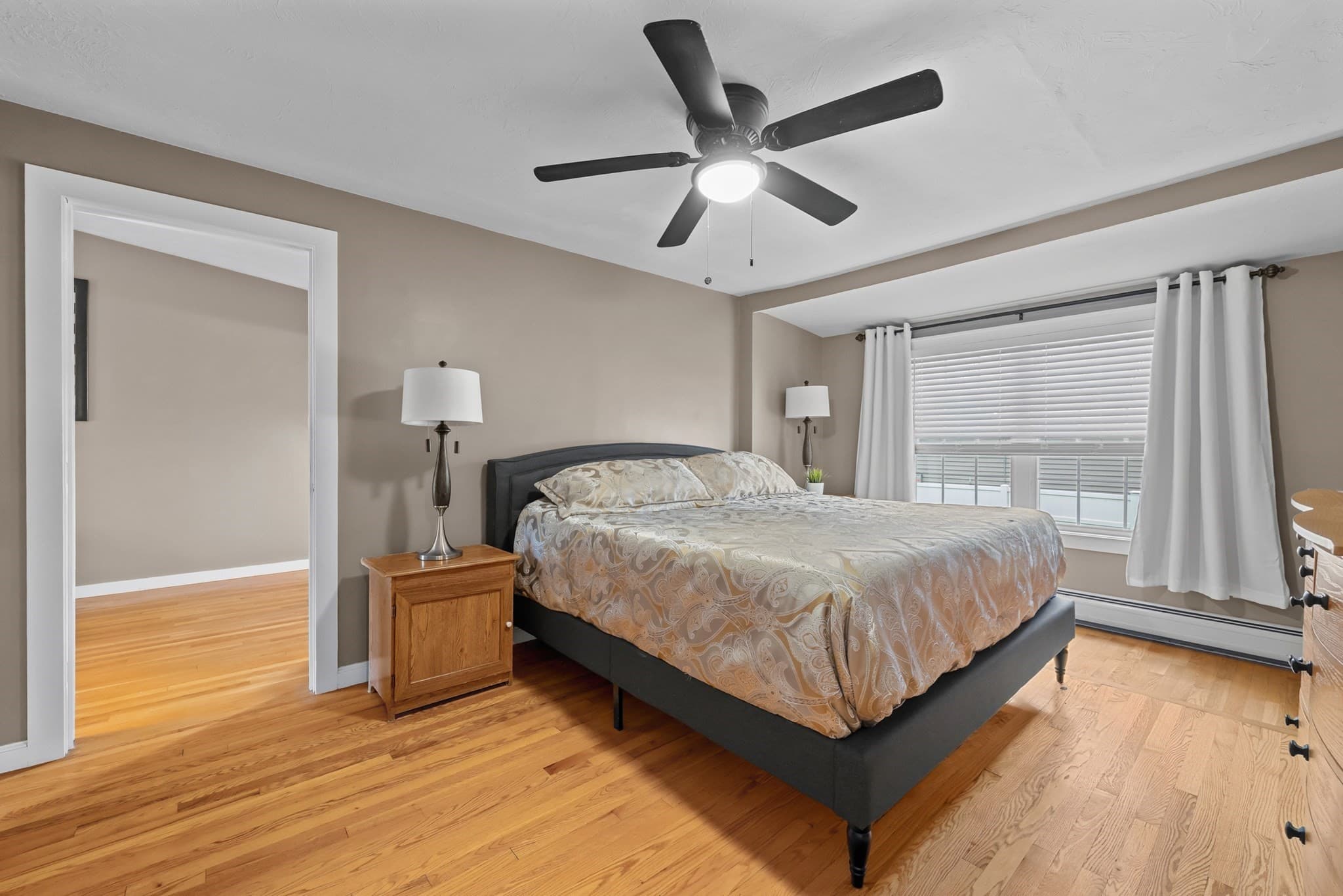 Single Family Residence at 6 Dixfield Rd, Worcester MA 01606, photo 10 of 25