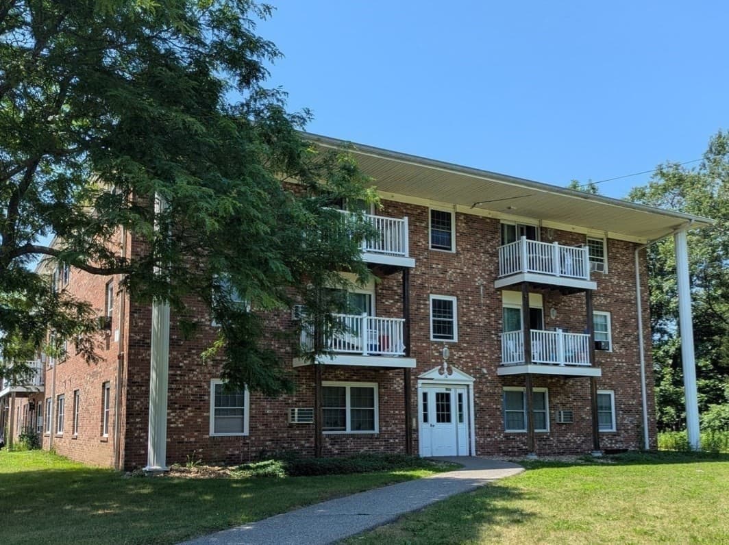 16 Woodman Way # 8, Newburyport MA 01950