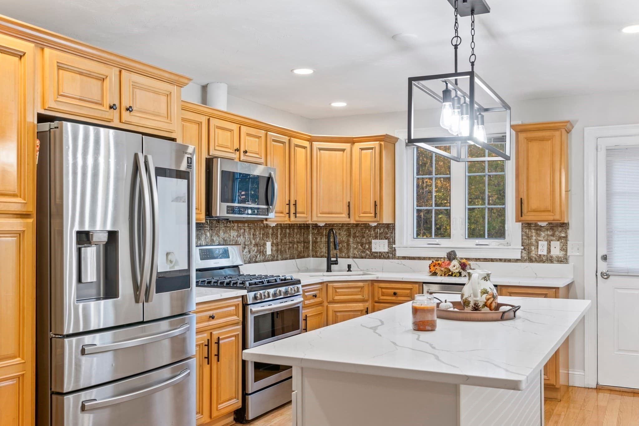 Single Family Residence at 486 South St, Holbrook MA 02343, photo 11 of 38
