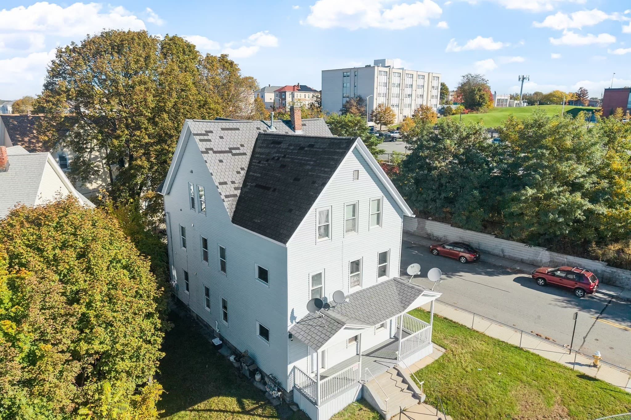3 Family at 17 Winthrop St, Worcester MA 01604, photo 13 of 40
