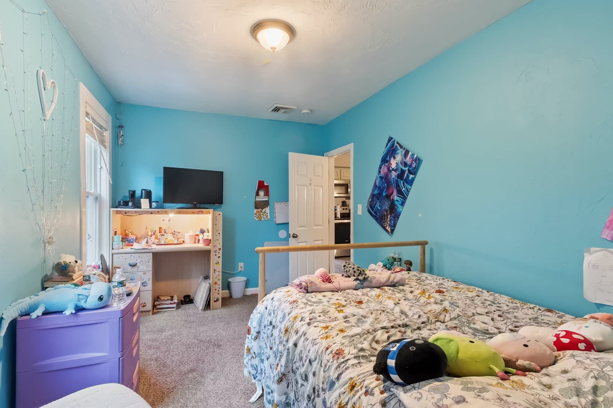 3 Family at 17 Winthrop St, Worcester MA 01604, photo 22 of 40
