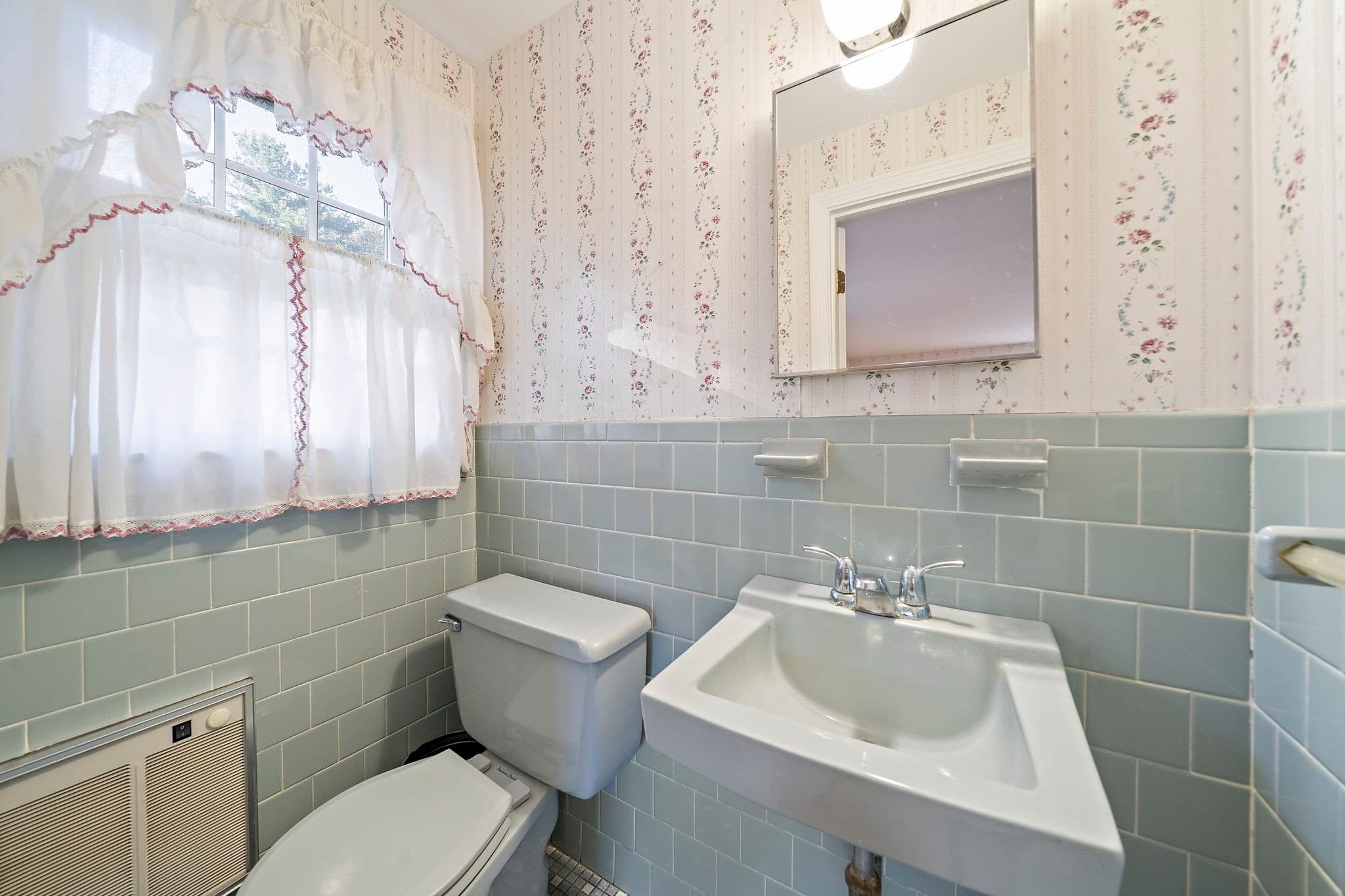 Single Family Residence at 32 Tamburlane Ridge, Weymouth MA 02190, photo 22 of 42