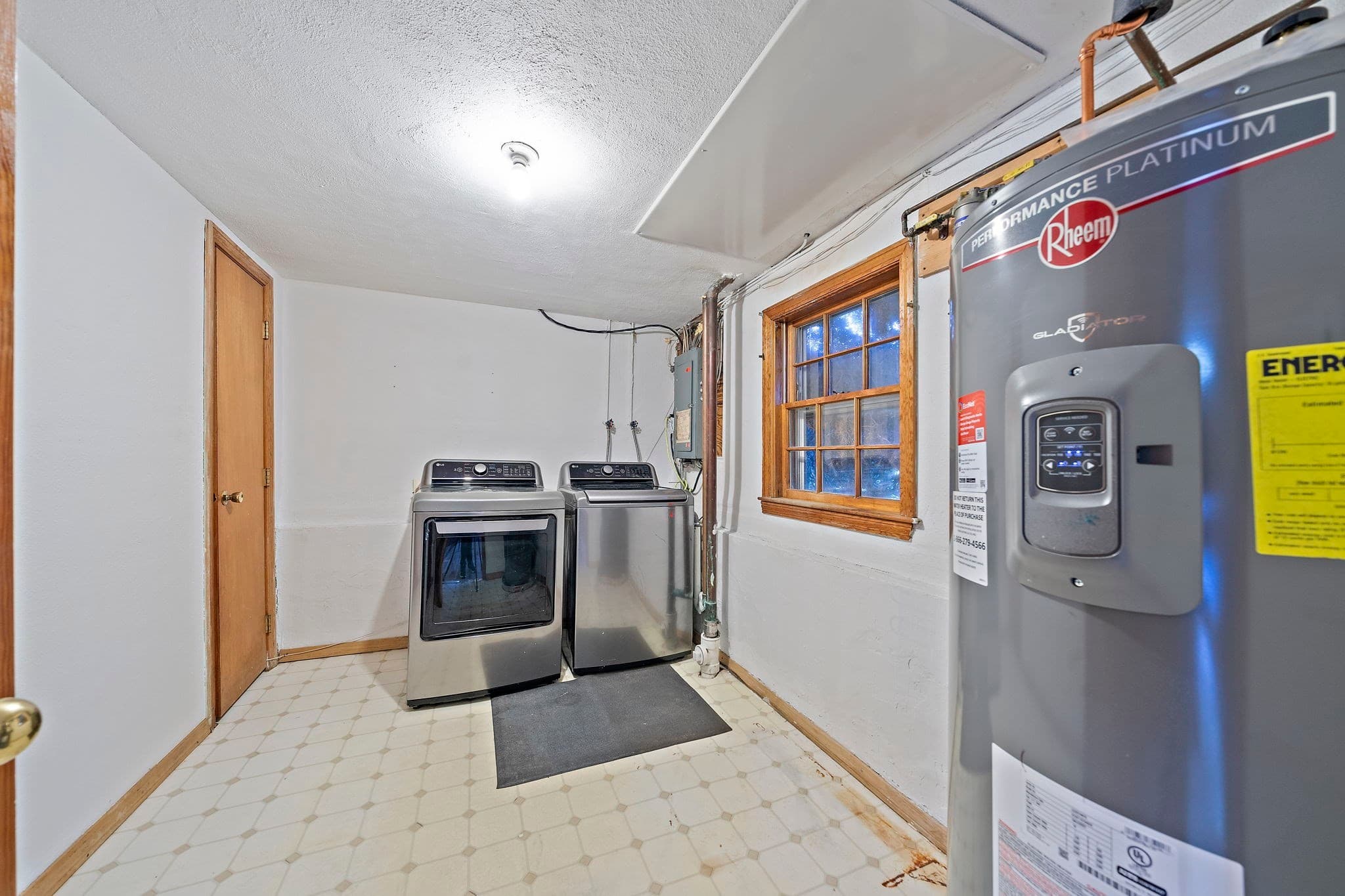 Single Family Residence at 32 Tamburlane Ridge, Weymouth MA 02190, photo 30 of 42