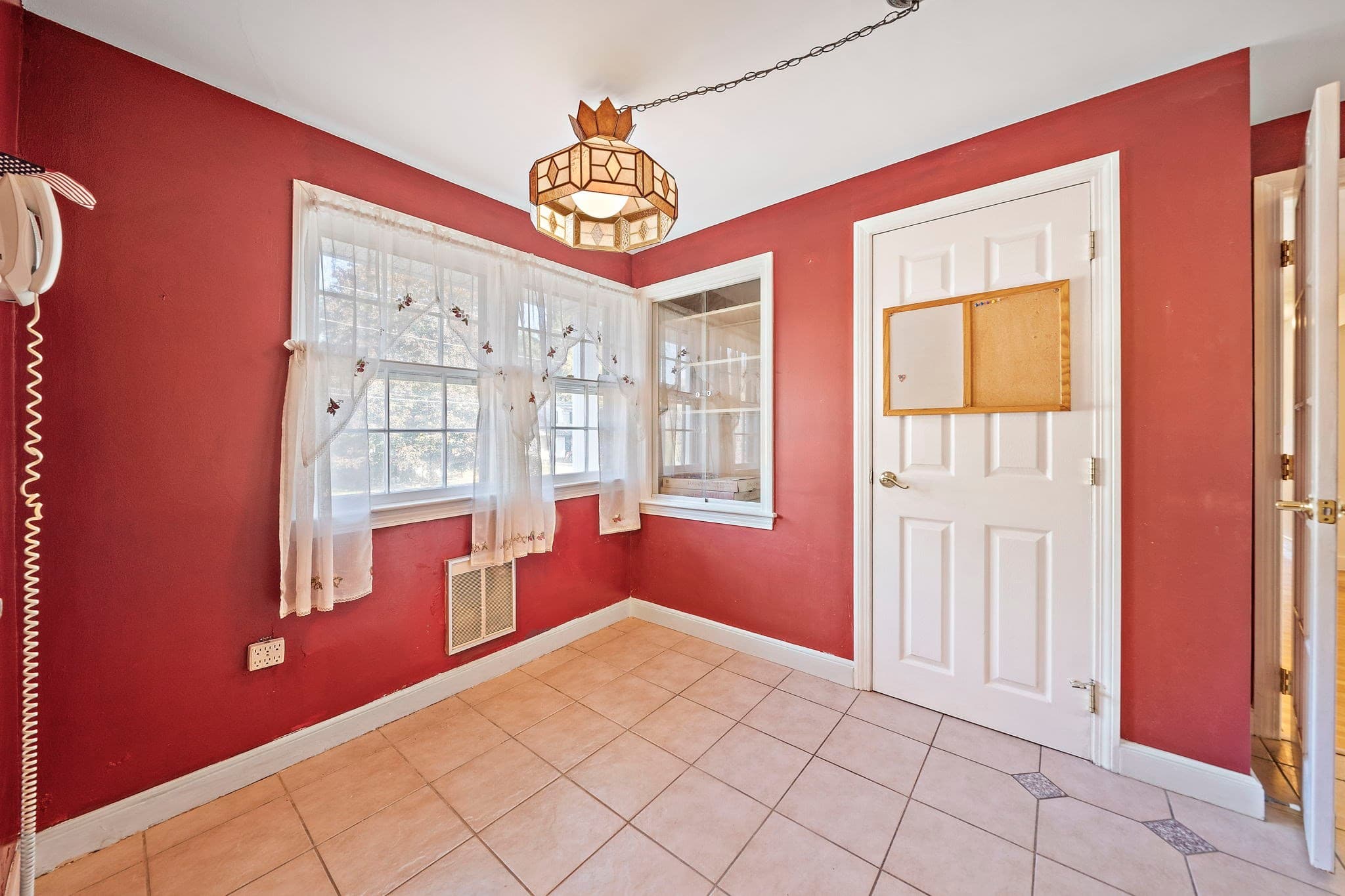 Single Family Residence at 32 Tamburlane Ridge, Weymouth MA 02190, photo 10 of 42