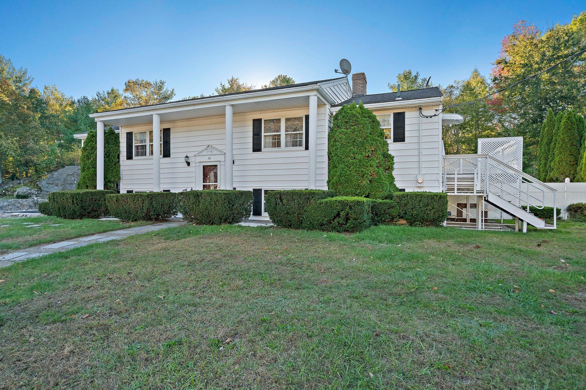 Single Family Residence at 32 Tamburlane Ridge, Weymouth MA 02190, photo 4 of 42