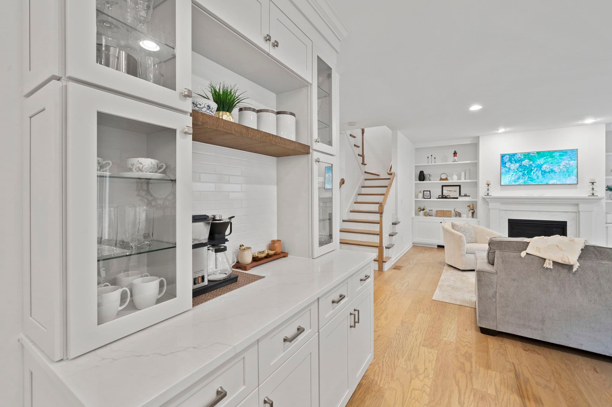 Single Family Residence at 33 Skyhawk Cir, Weymouth MA 02190, photo 6 of 29