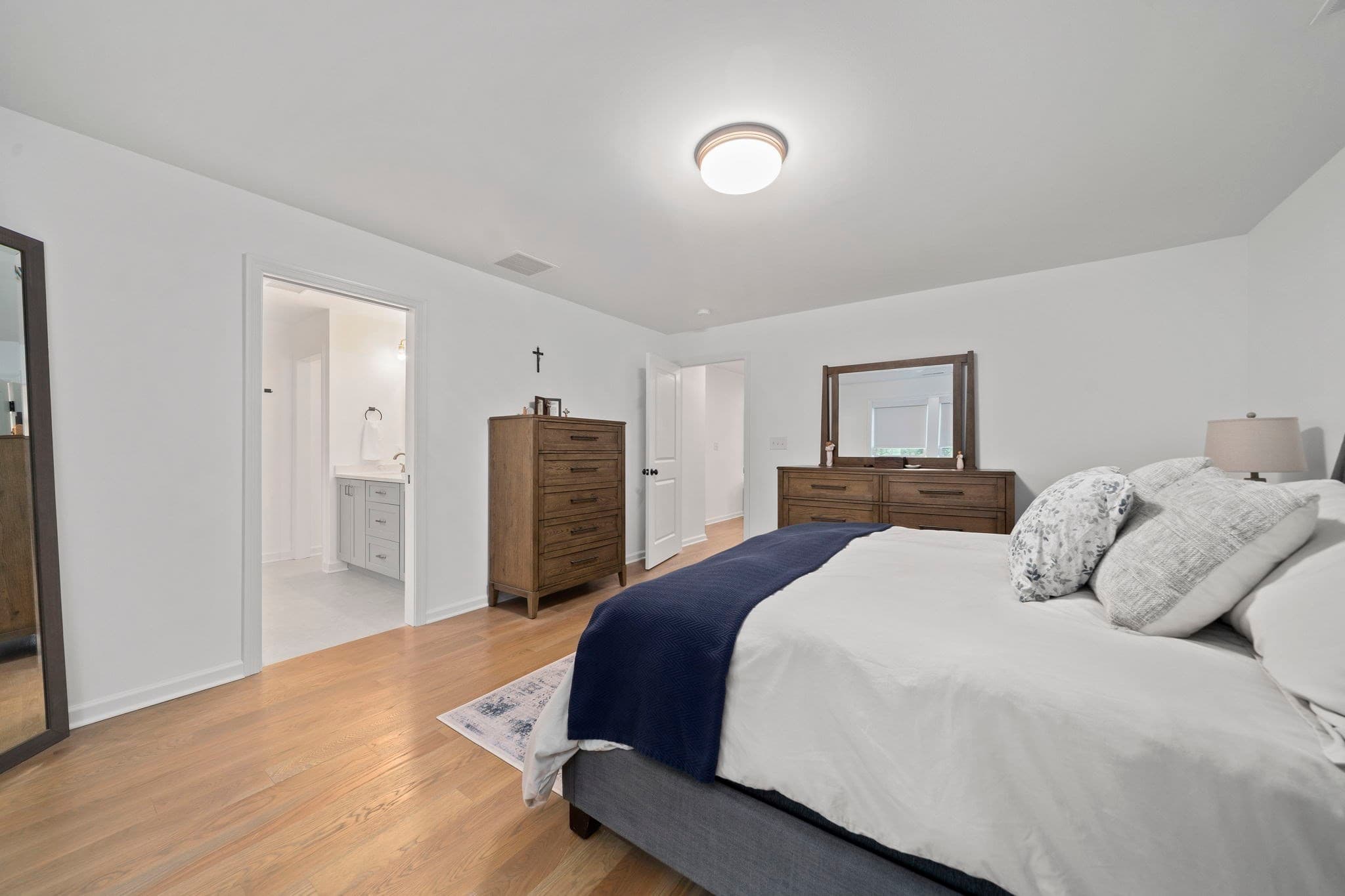 Single Family Residence at 33 Skyhawk Cir, Weymouth MA 02190, photo 13 of 29