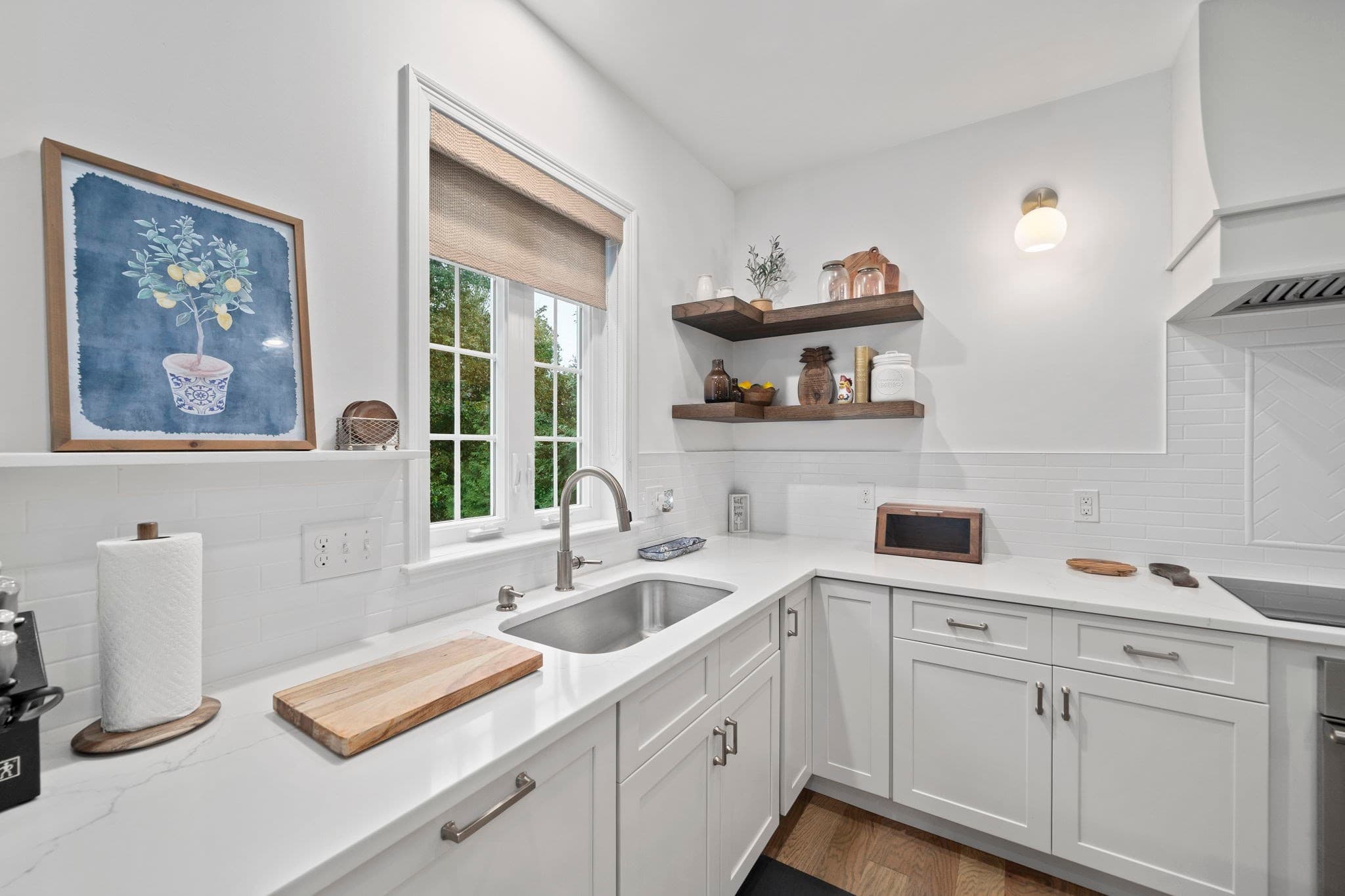 Single Family Residence at 33 Skyhawk Cir, Weymouth MA 02190, photo 3 of 29