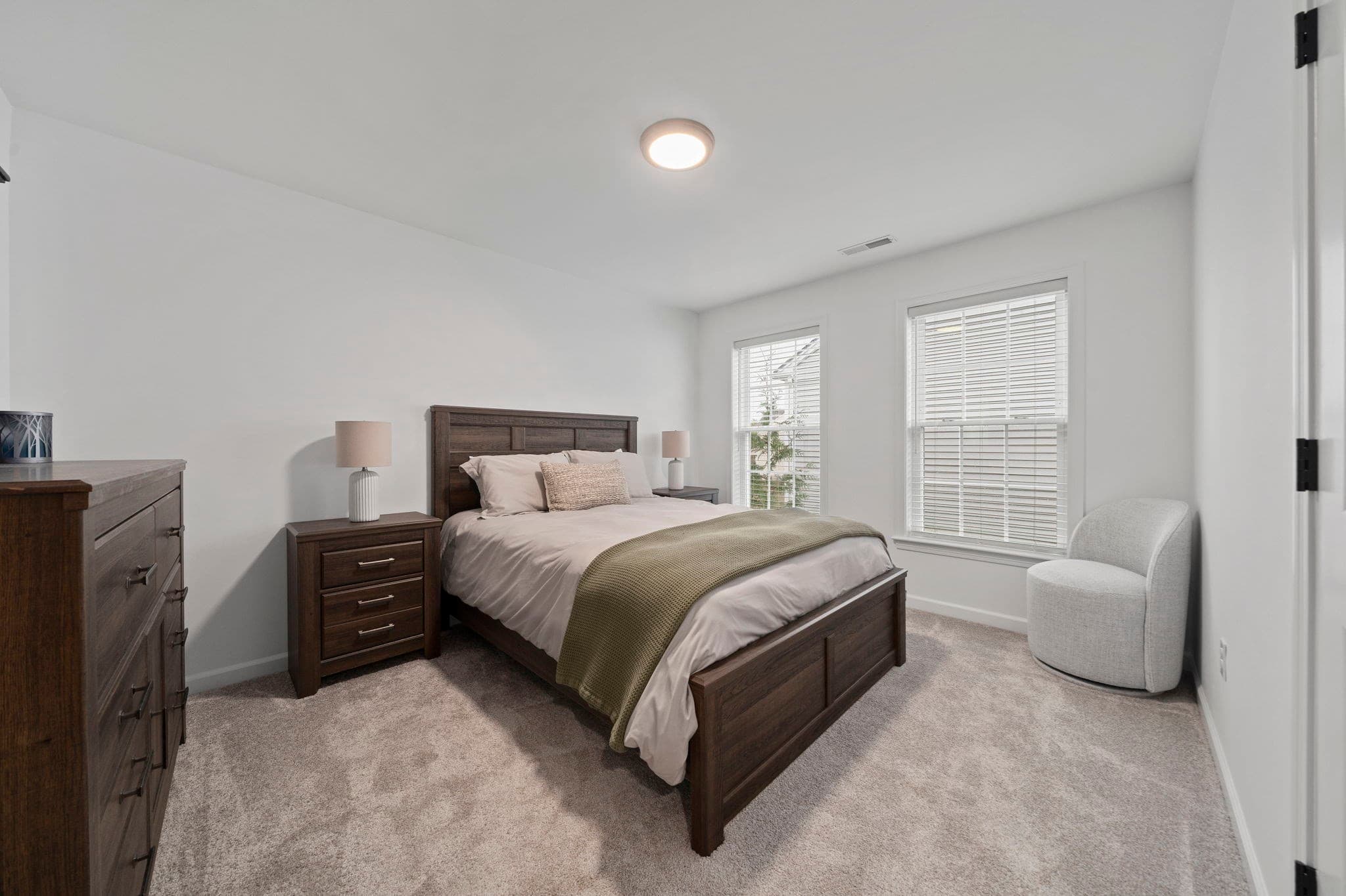 Single Family Residence at 33 Skyhawk Cir, Weymouth MA 02190, photo 18 of 29