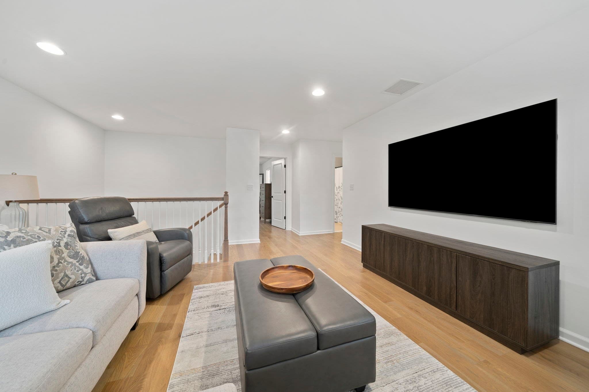 Single Family Residence at 33 Skyhawk Cir, Weymouth MA 02190, photo 11 of 29