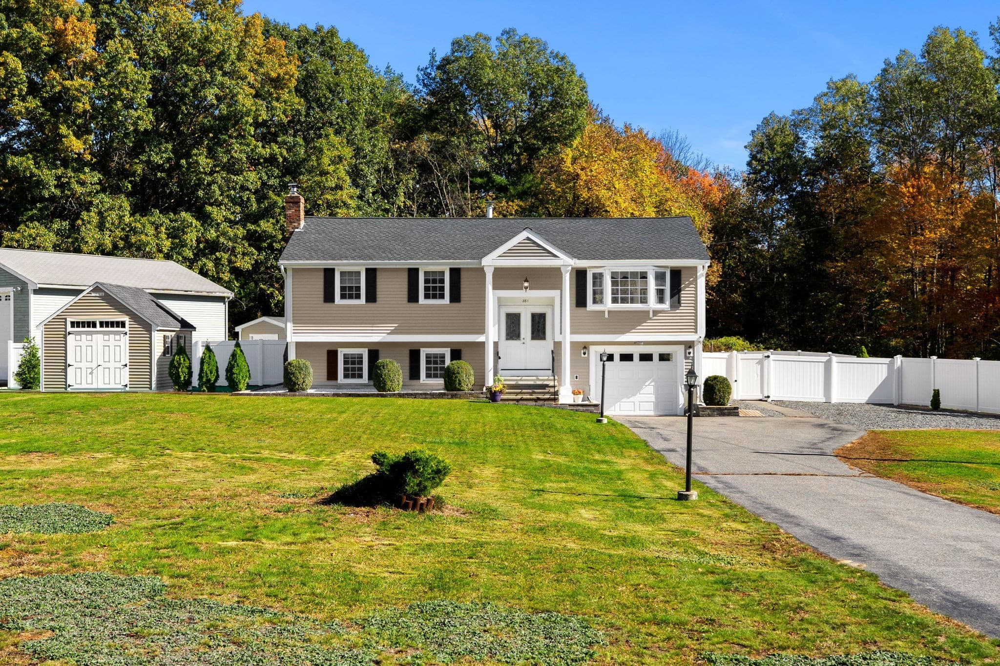 Single Family Residence at 281 Beech St, Tewksbury MA 01876, photo 2 of 32