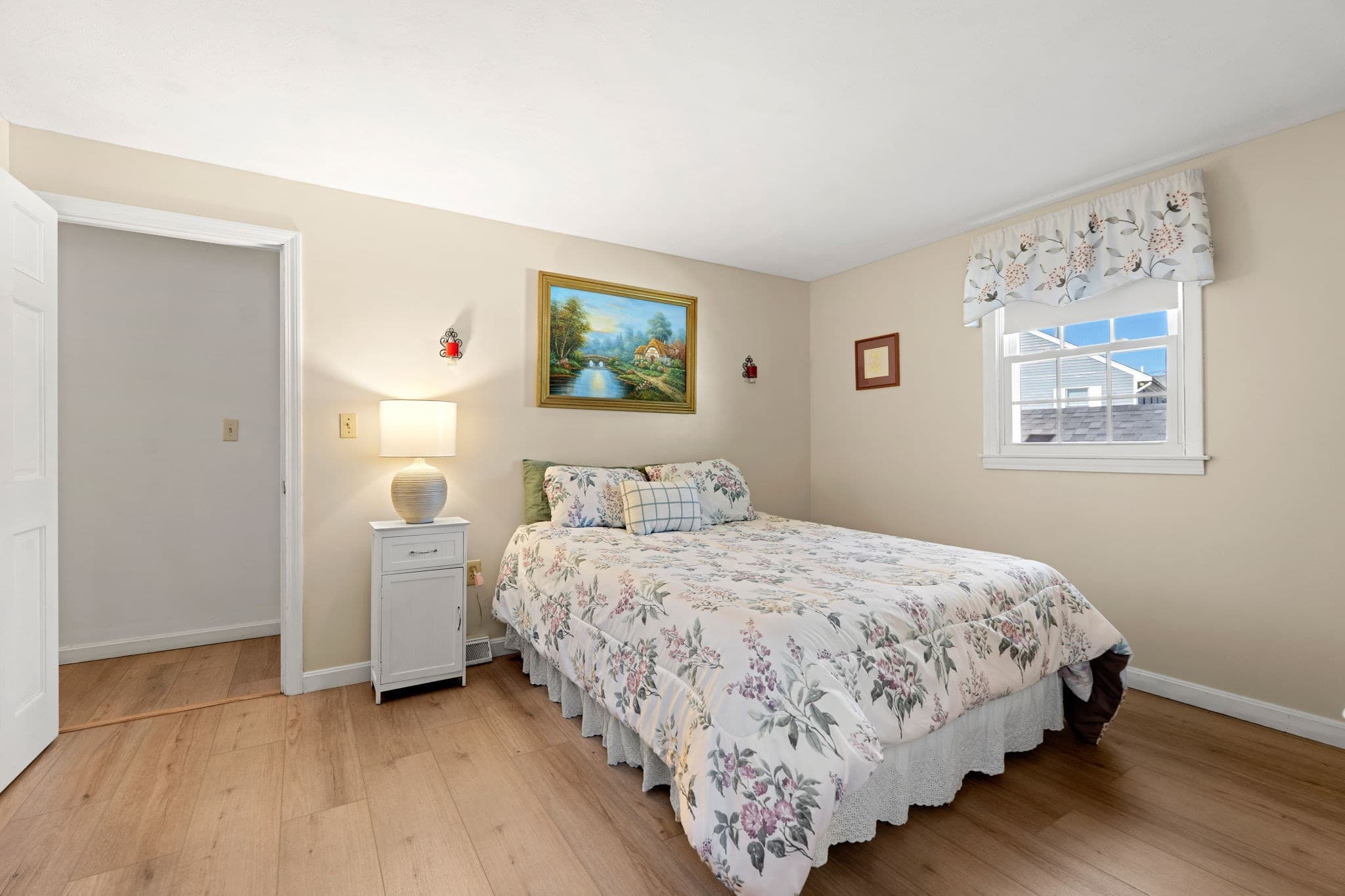 Single Family Residence at 281 Beech St, Tewksbury MA 01876, photo 17 of 32