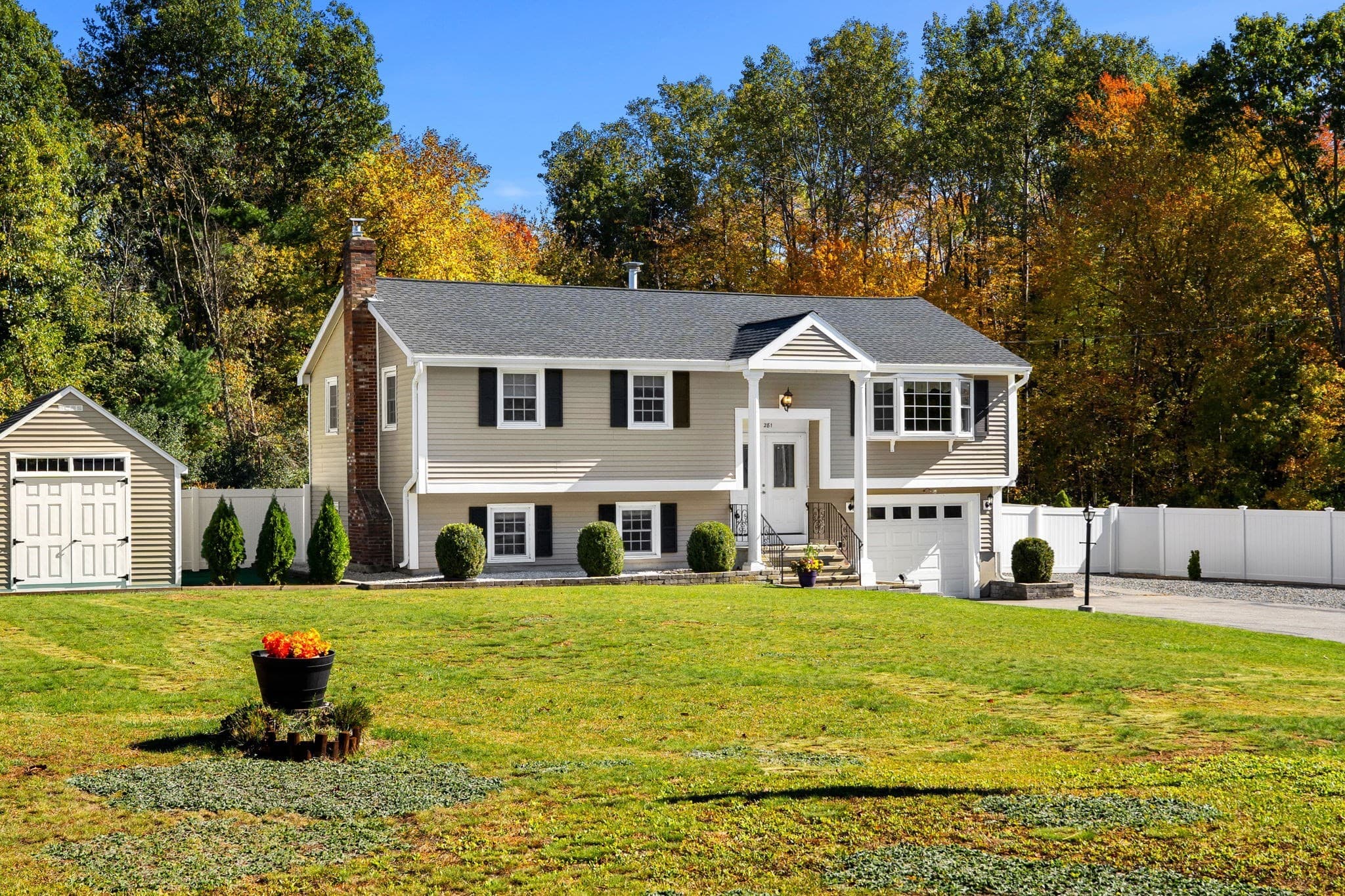 281 Beech St, Tewksbury MA 01876