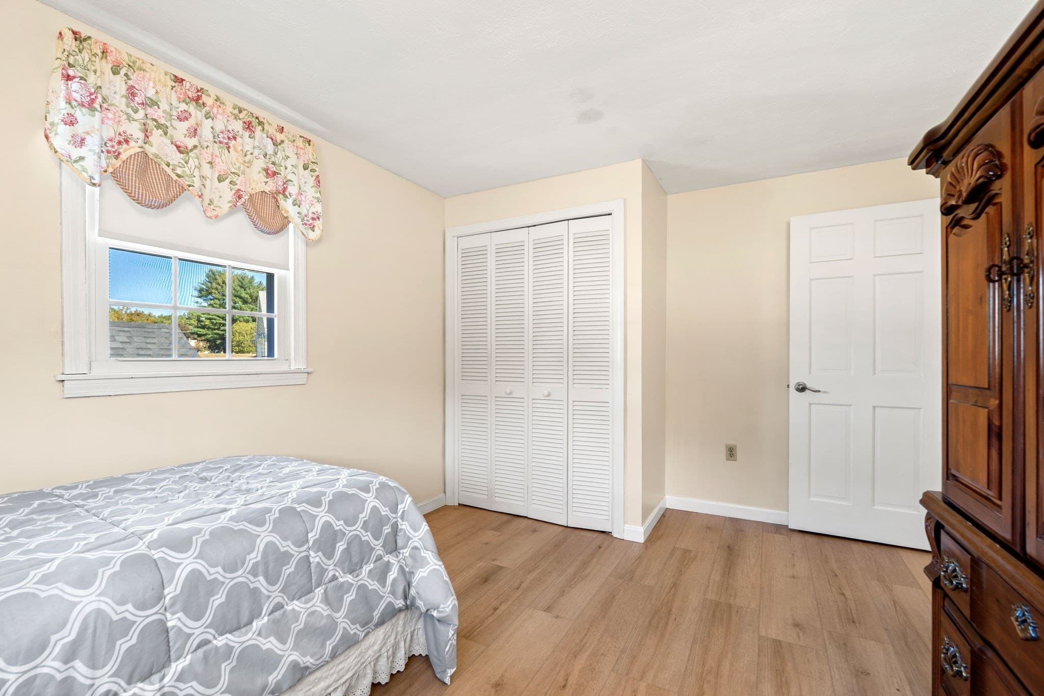 Single Family Residence at 281 Beech St, Tewksbury MA 01876, photo 20 of 32