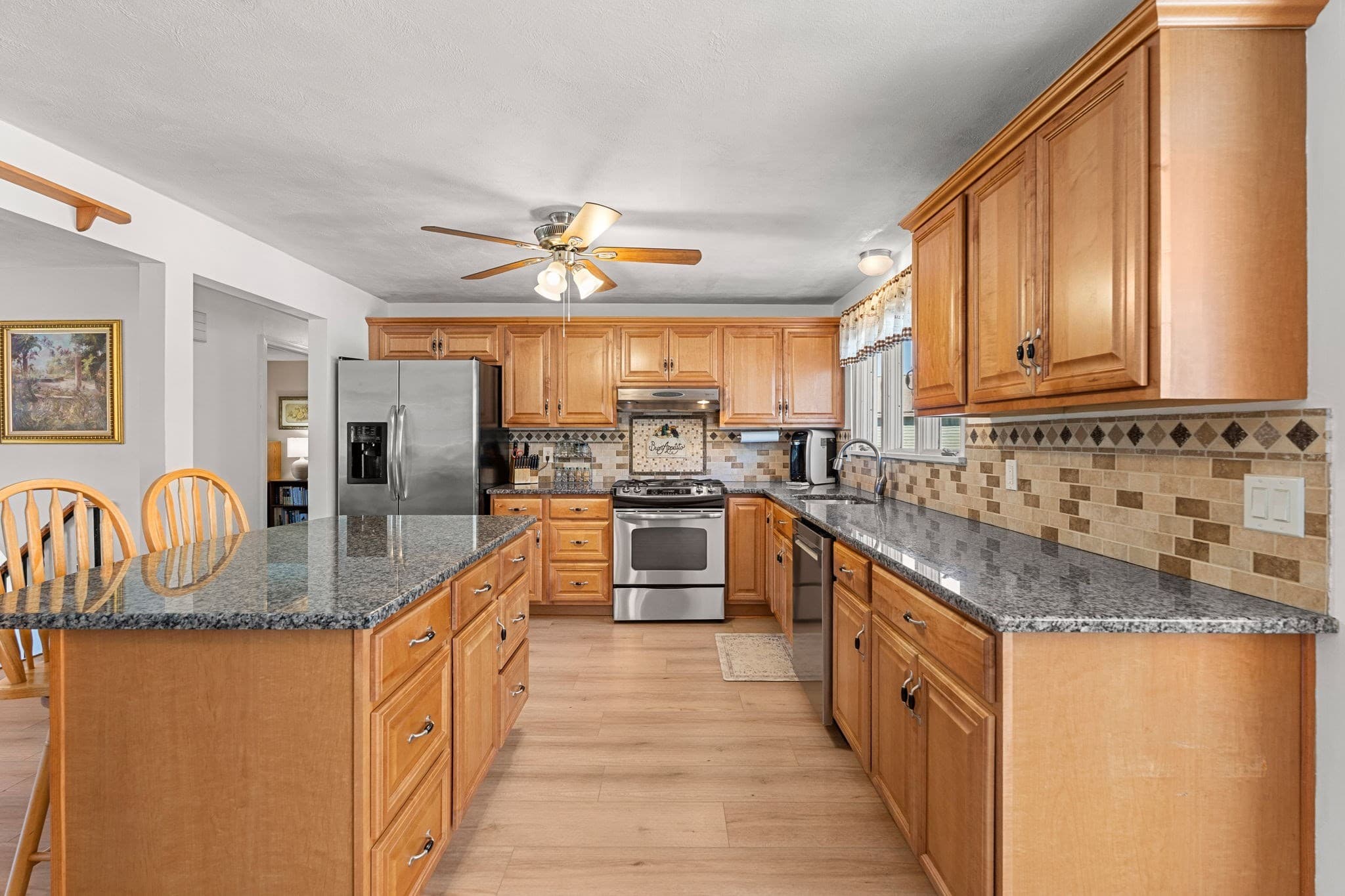 Single Family Residence at 281 Beech St, Tewksbury MA 01876, photo 9 of 32