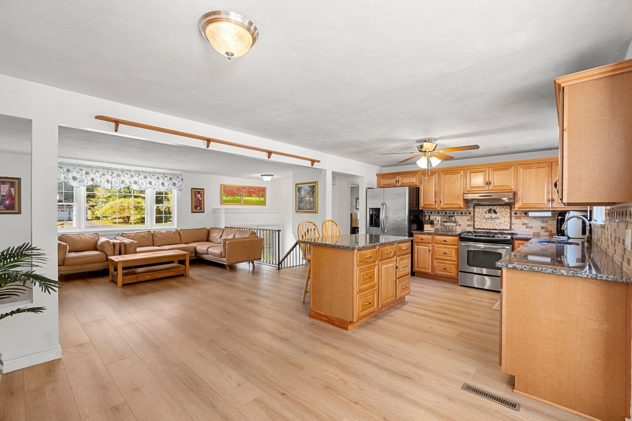 Single Family Residence at 281 Beech St, Tewksbury MA 01876, photo 10 of 32