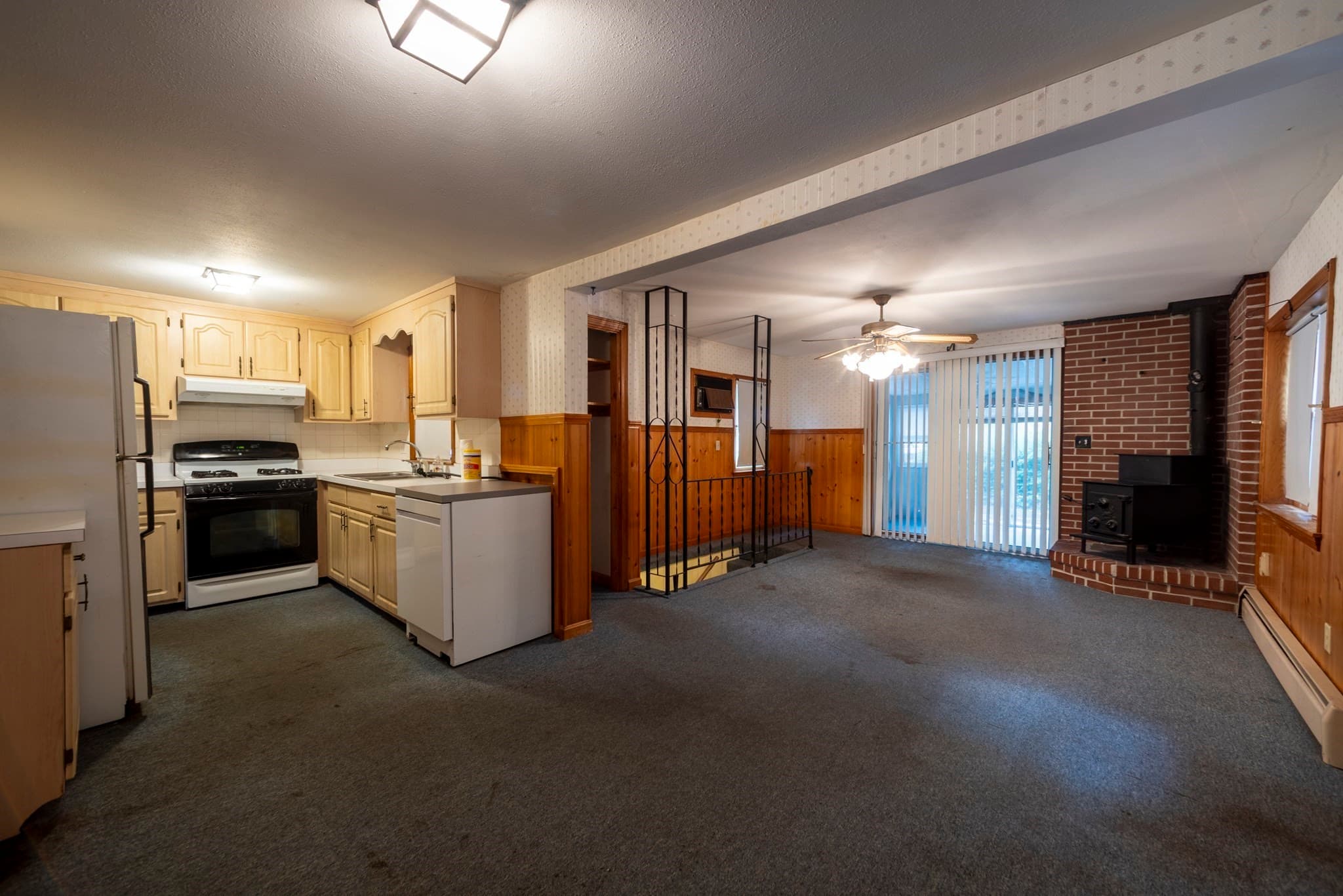 Single Family Residence at 18 Lanen Ave, Groveland MA 01834, photo 2 of 39