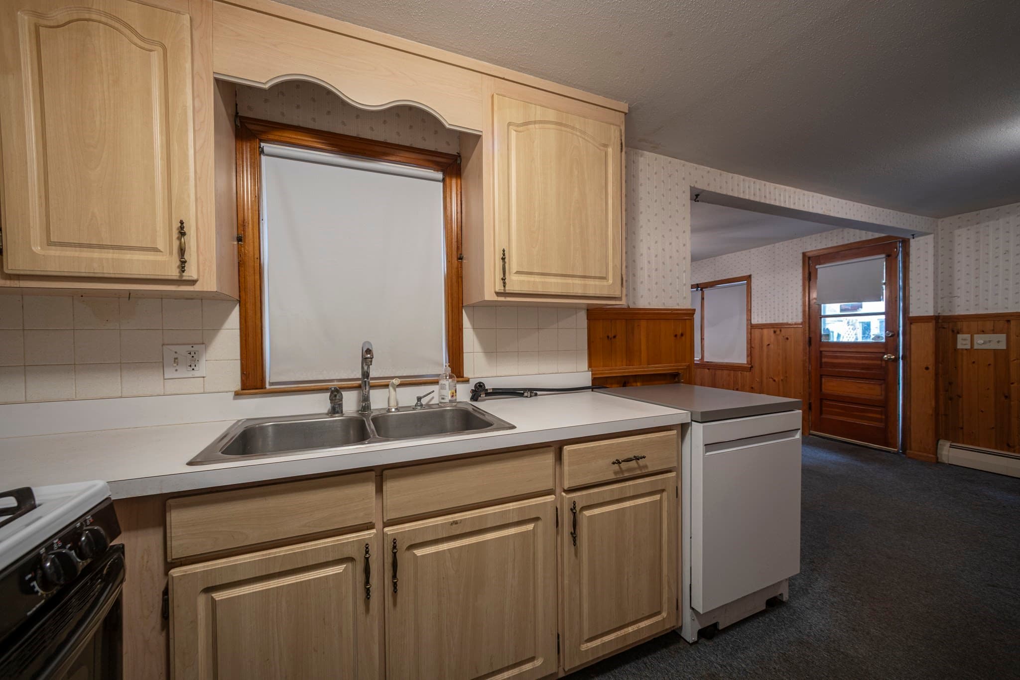 Single Family Residence at 18 Lanen Ave, Groveland MA 01834, photo 7 of 39