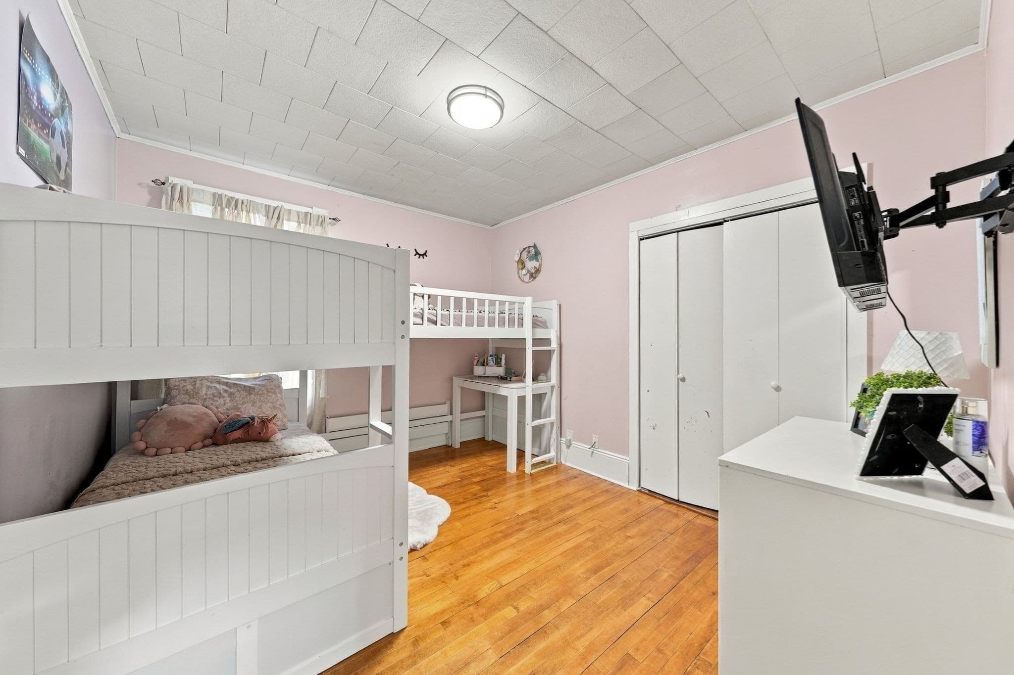 Multi Family at 27-29 Willow St, New Bedford MA 02740, photo 12 of 42