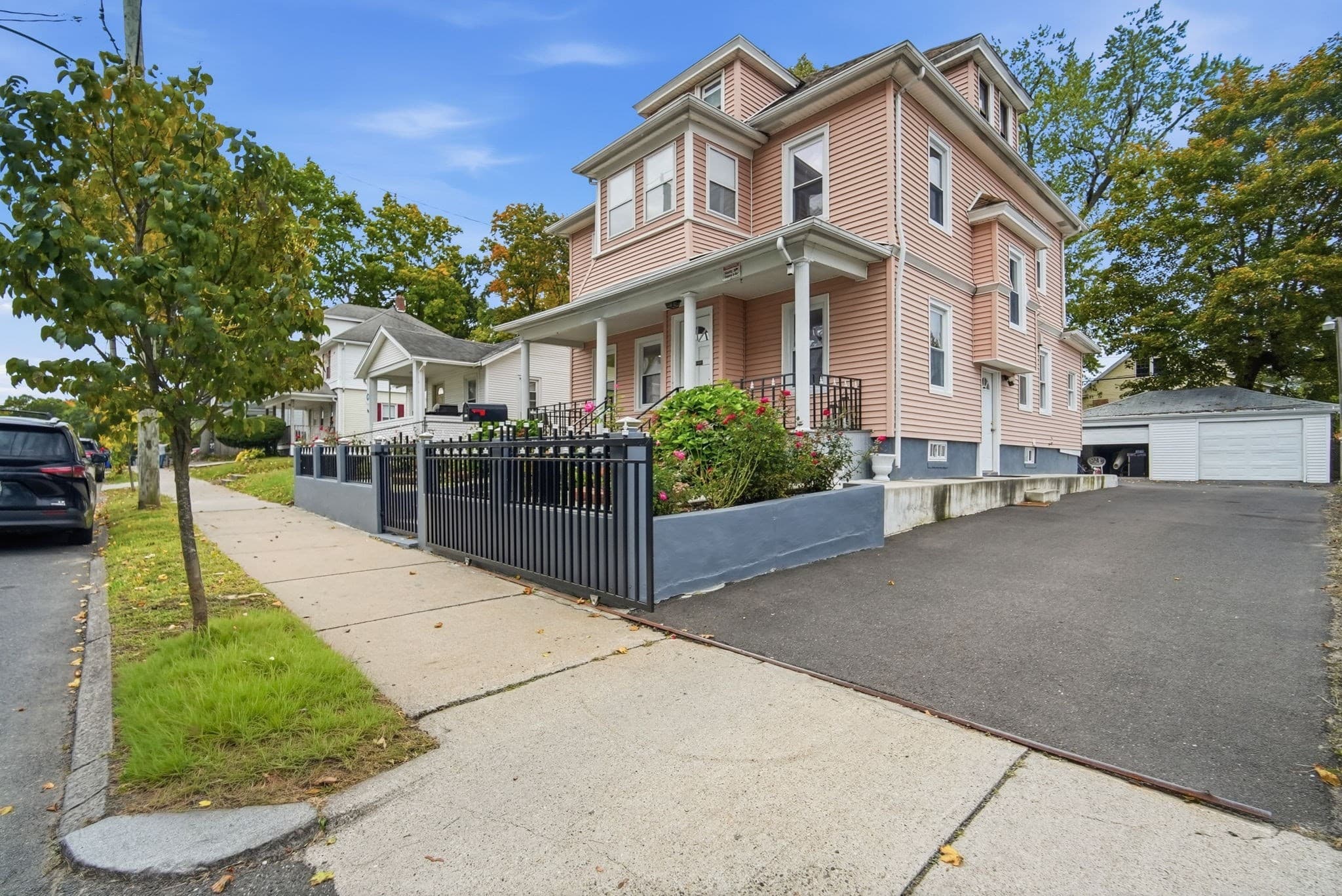 Single Family Residence at 98 Bristol Street, Springfield MA 01109, photo 2 of 34