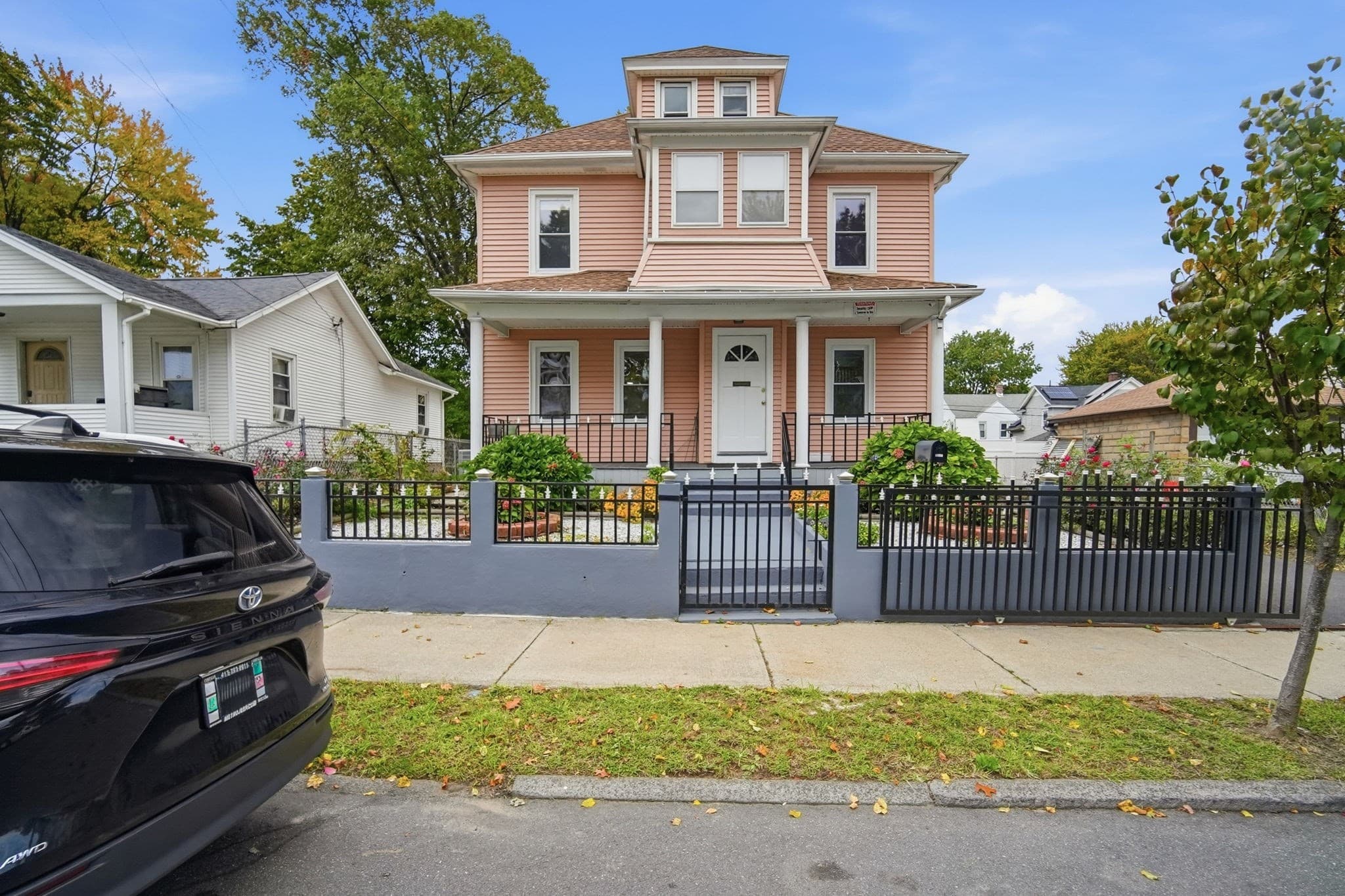 98 Bristol Street, Springfield MA 01109