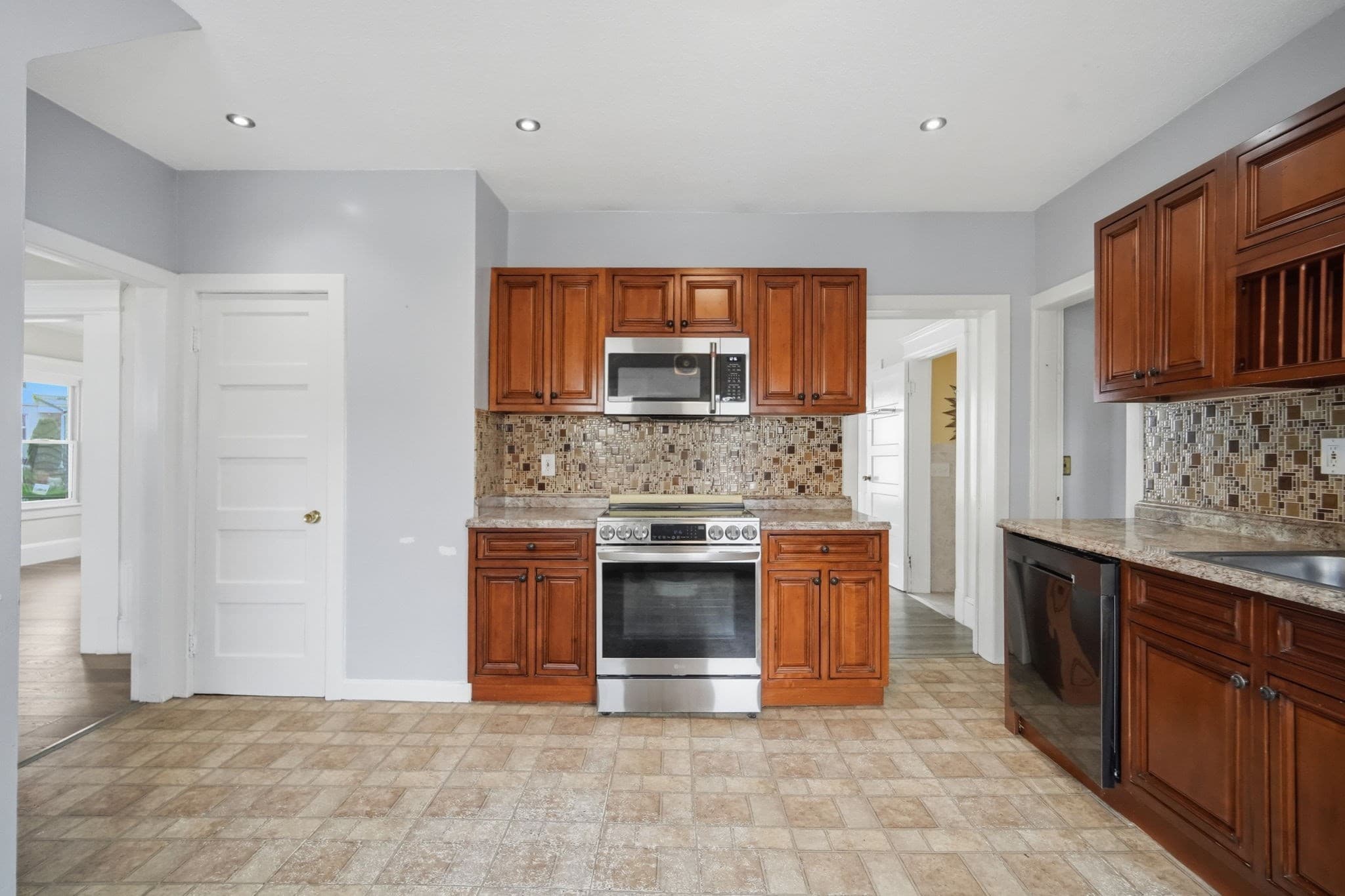 Single Family Residence at 98 Bristol Street, Springfield MA 01109, photo 24 of 34