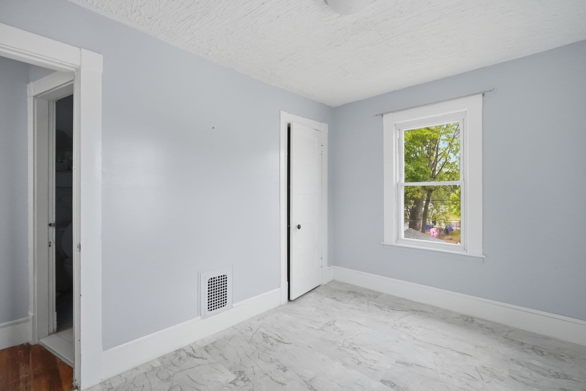 Single Family Residence at 98 Bristol Street, Springfield MA 01109, photo 14 of 34