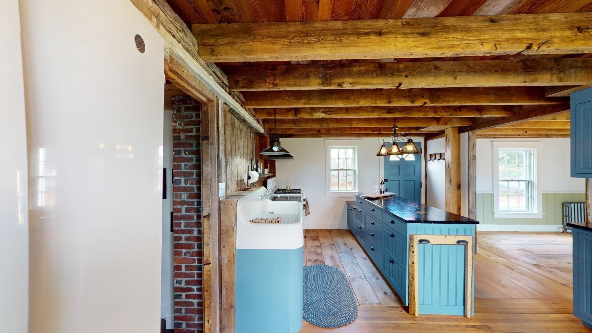 Single Family Residence at 10 Mansfield Ave, Norton MA 02766, photo 3 of 33