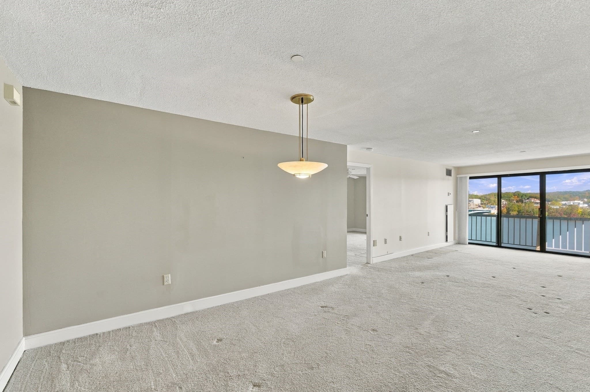 Condominium at 65 Lake Avenue # 502, Worcester MA 01604, photo 6 of 31