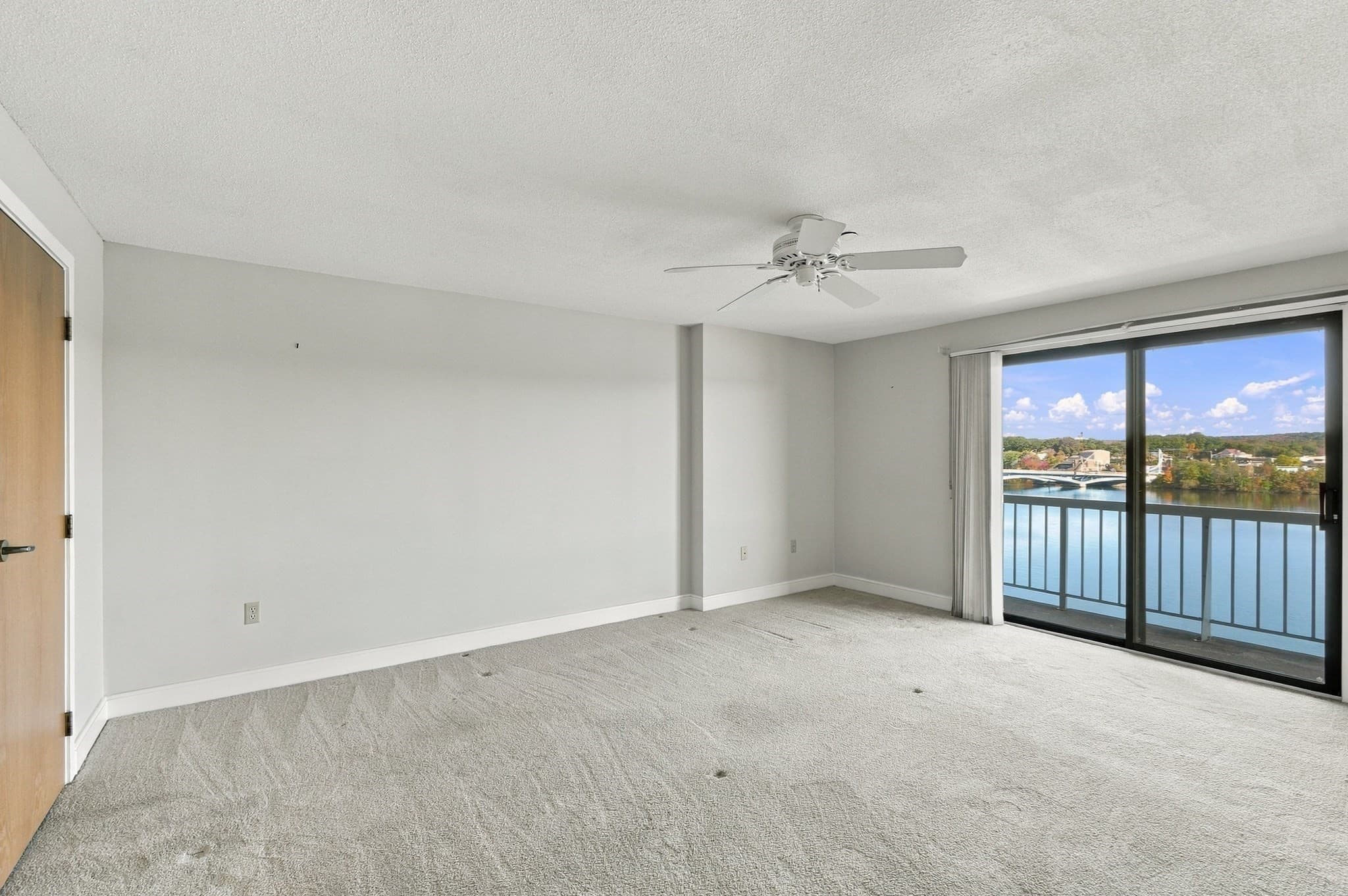 Condominium at 65 Lake Avenue # 502, Worcester MA 01604, photo 13 of 31