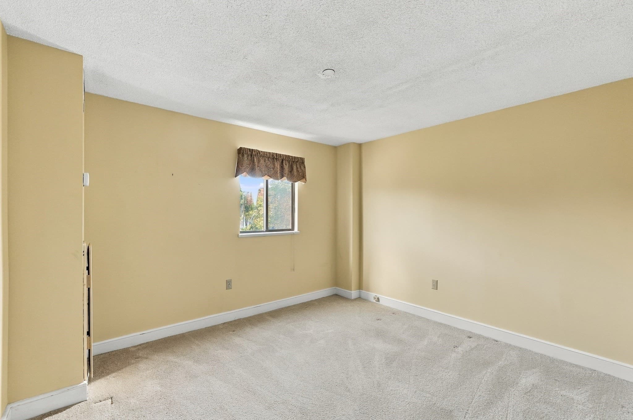 Condominium at 65 Lake Avenue # 502, Worcester MA 01604, photo 17 of 31