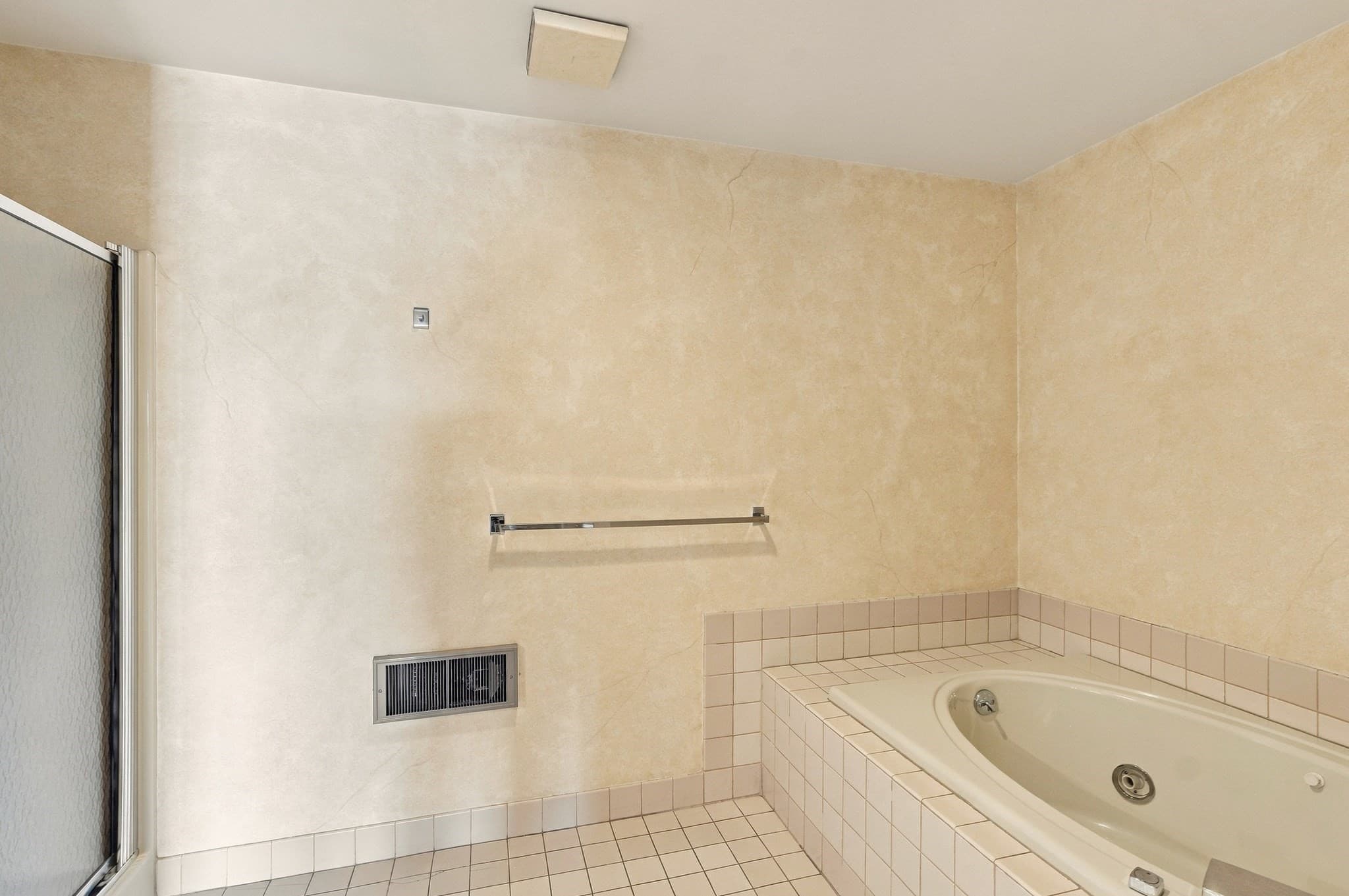 Condominium at 65 Lake Avenue # 502, Worcester MA 01604, photo 22 of 31
