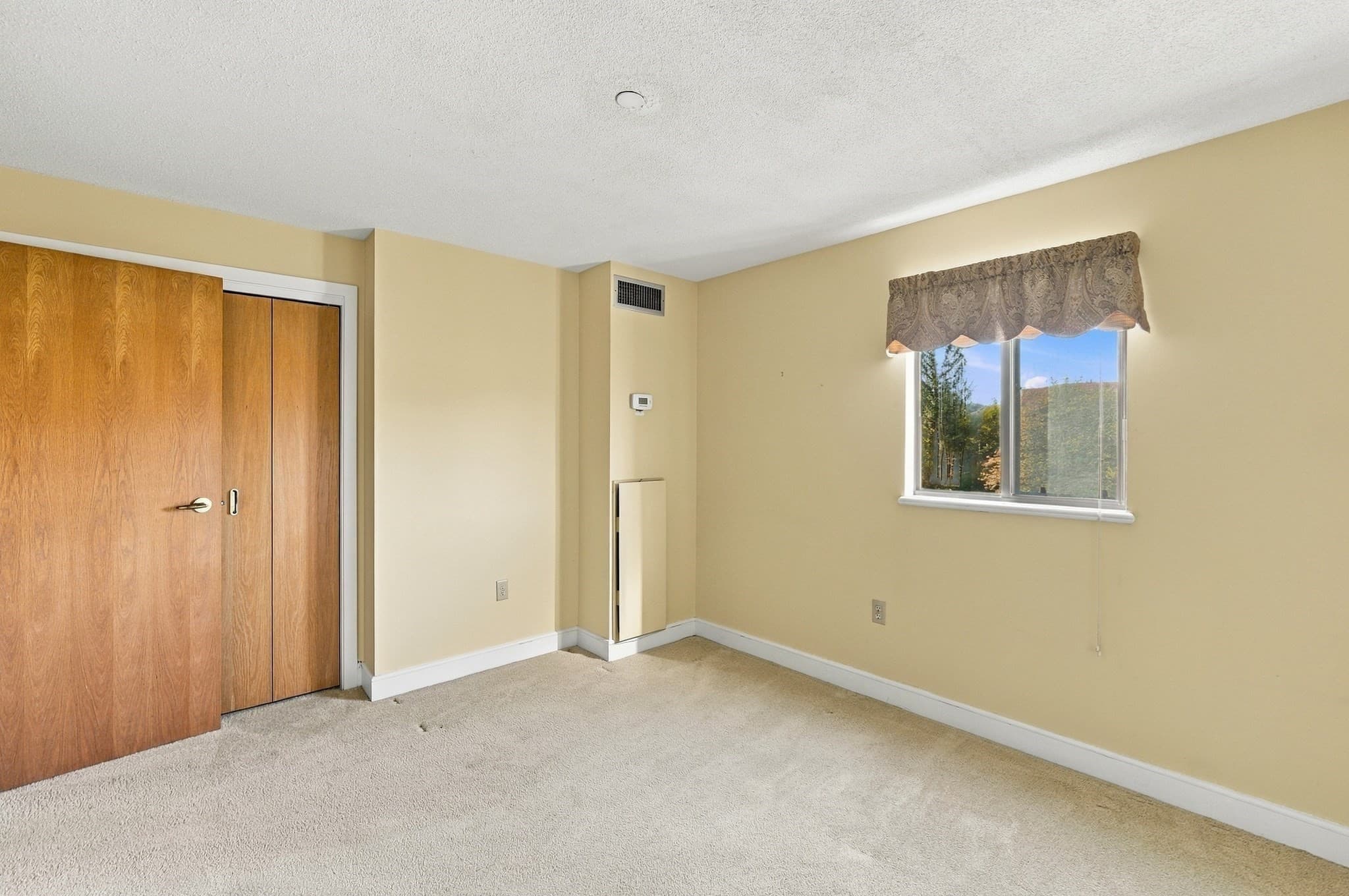 Condominium at 65 Lake Avenue # 502, Worcester MA 01604, photo 19 of 31