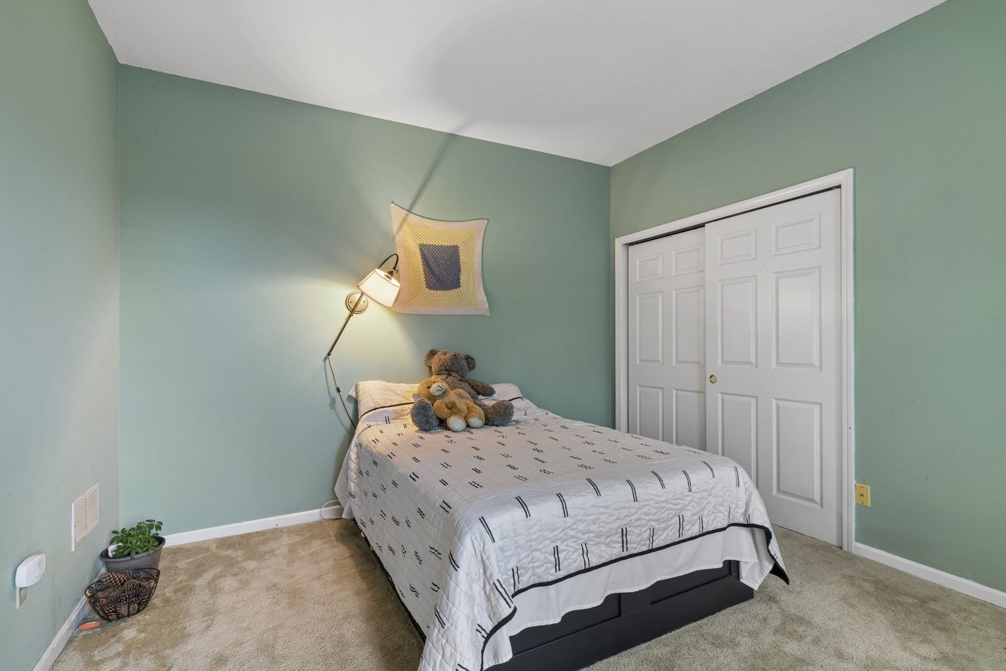 Condominium at 104 Hartford Ave E # 1, Uxbridge MA 01569, photo 12 of 23